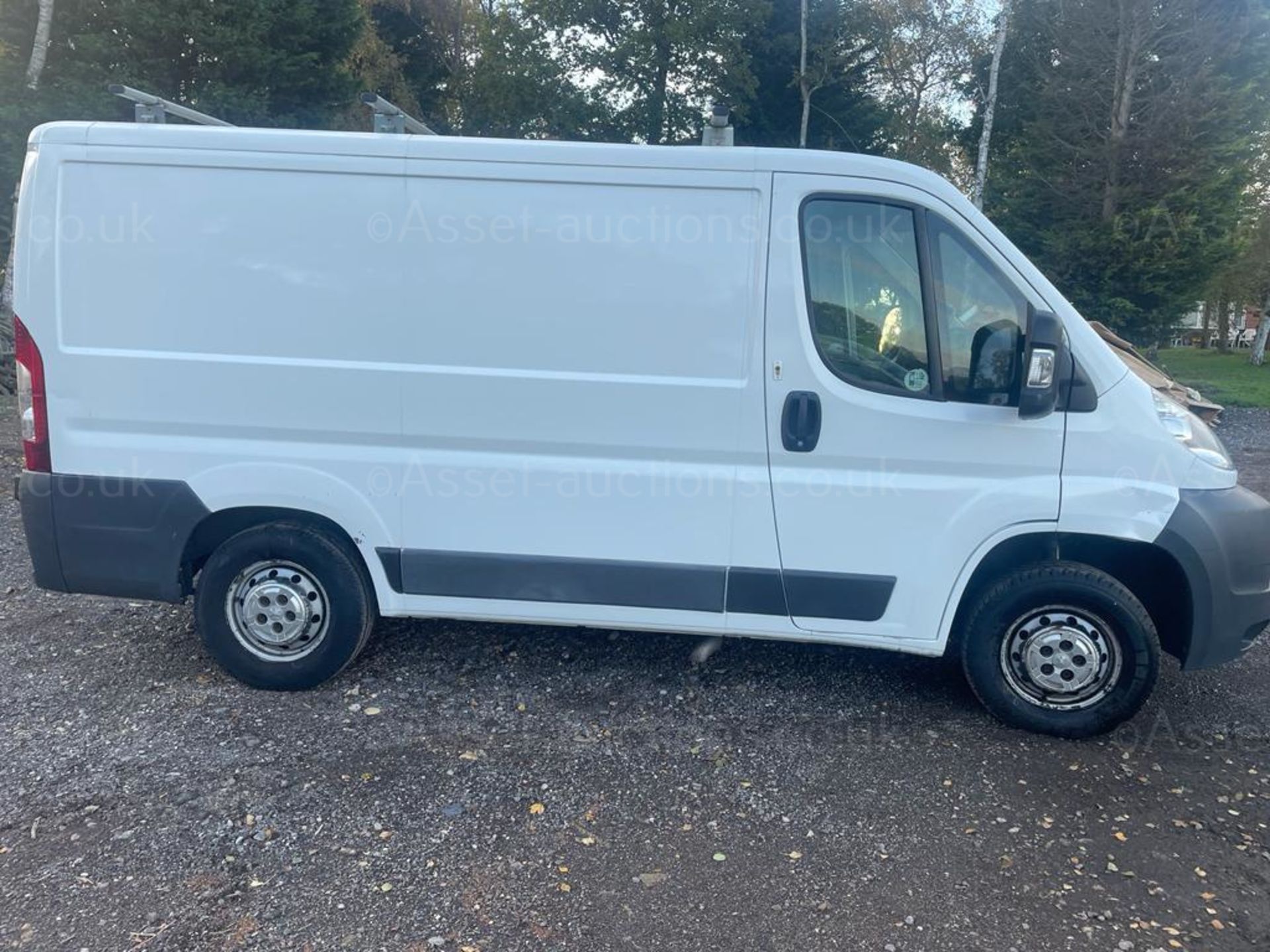 2012 PEUGEOT BOXER 330 SWB WHITE PANEL VAN, 2.2 DIESEL, 100K MILES, PLY LINED *NO VAT* - Image 8 of 11