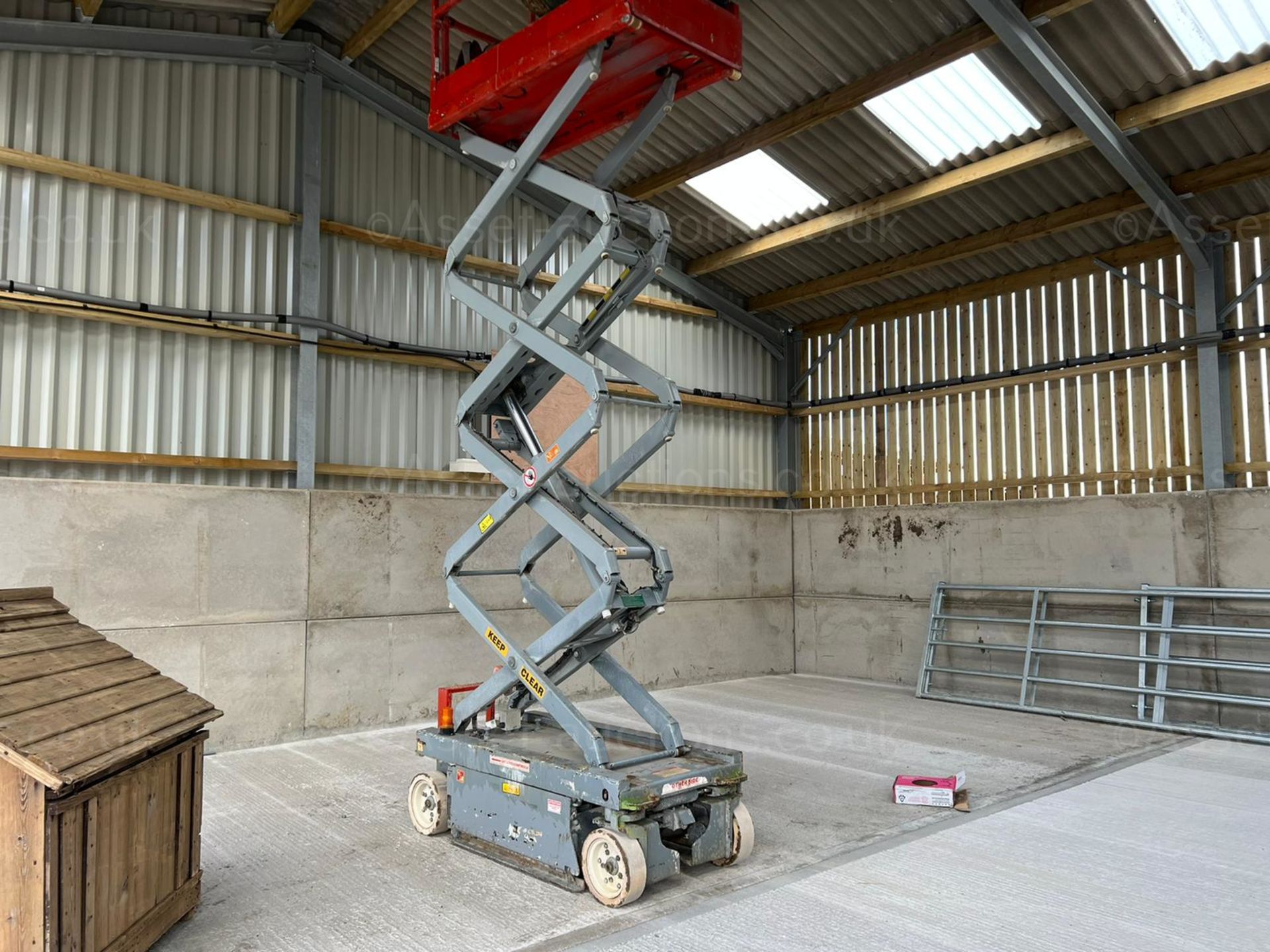 2011 SKYJACK SJIII - 3219 ELECTRIC SCISSOR LIFT, DRIVES AND LIFTS, SHOWING A LOW 253 HOURS *PLUS VAT - Image 6 of 18