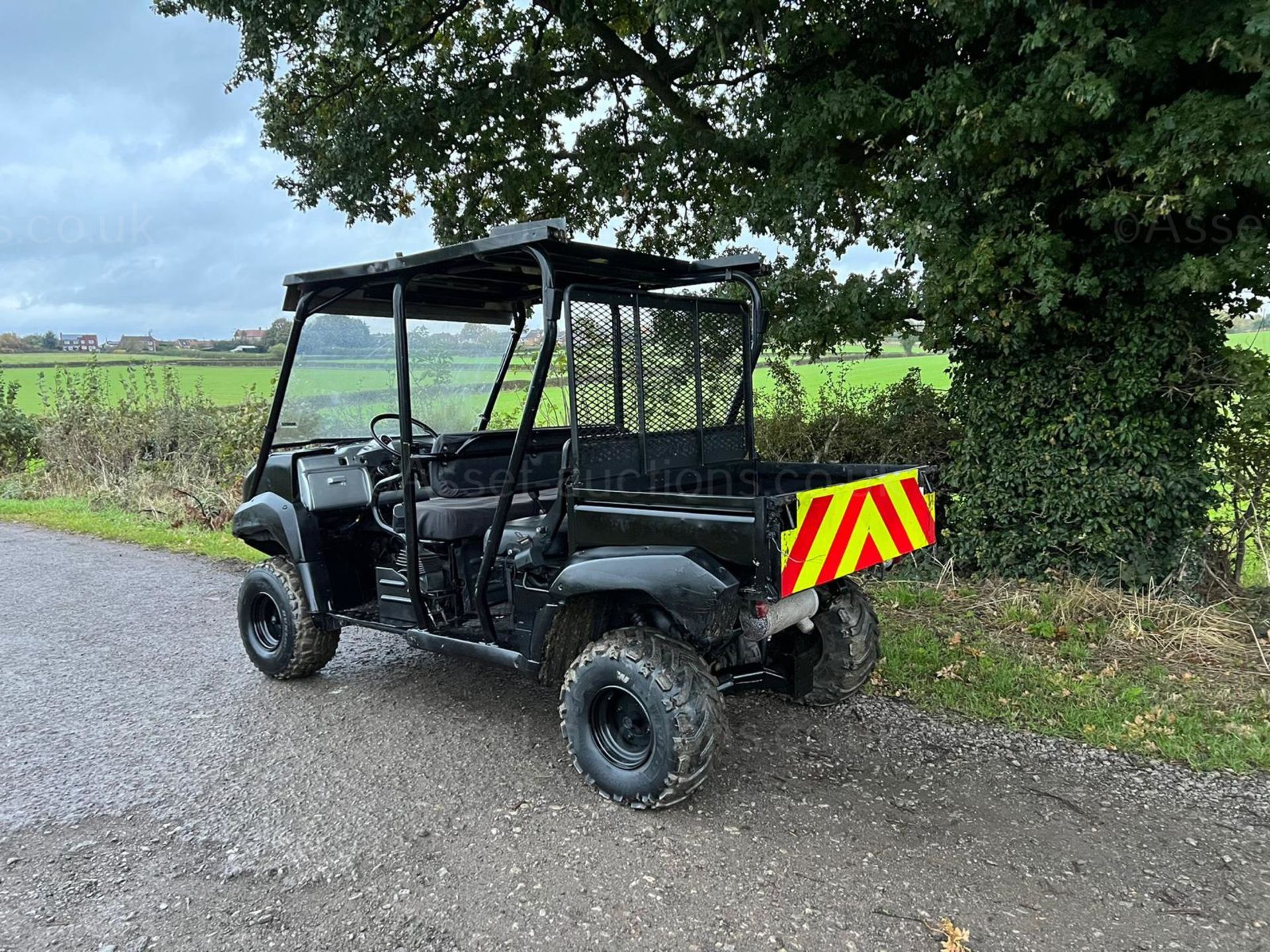 2011 KAWASAKI MULE 4010 4WD 4/5 SEATER DIESEL BUGGI, RUNS AND DRIVES, SHOWING A LOW 2038 HOURS - Image 5 of 19