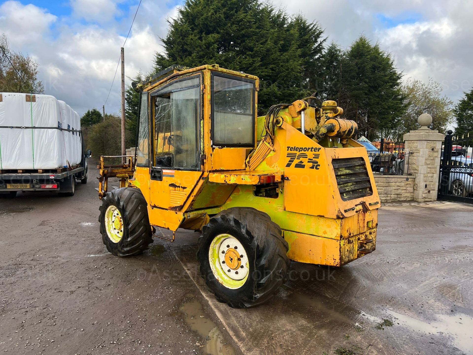 SANDERSON T2-725C 4WD TELESCOPIC HANDLER, RUNS DRIVES AND LIFTS, SHOWING A LOW 2535 HOURS *PLUS VAT* - Image 8 of 21