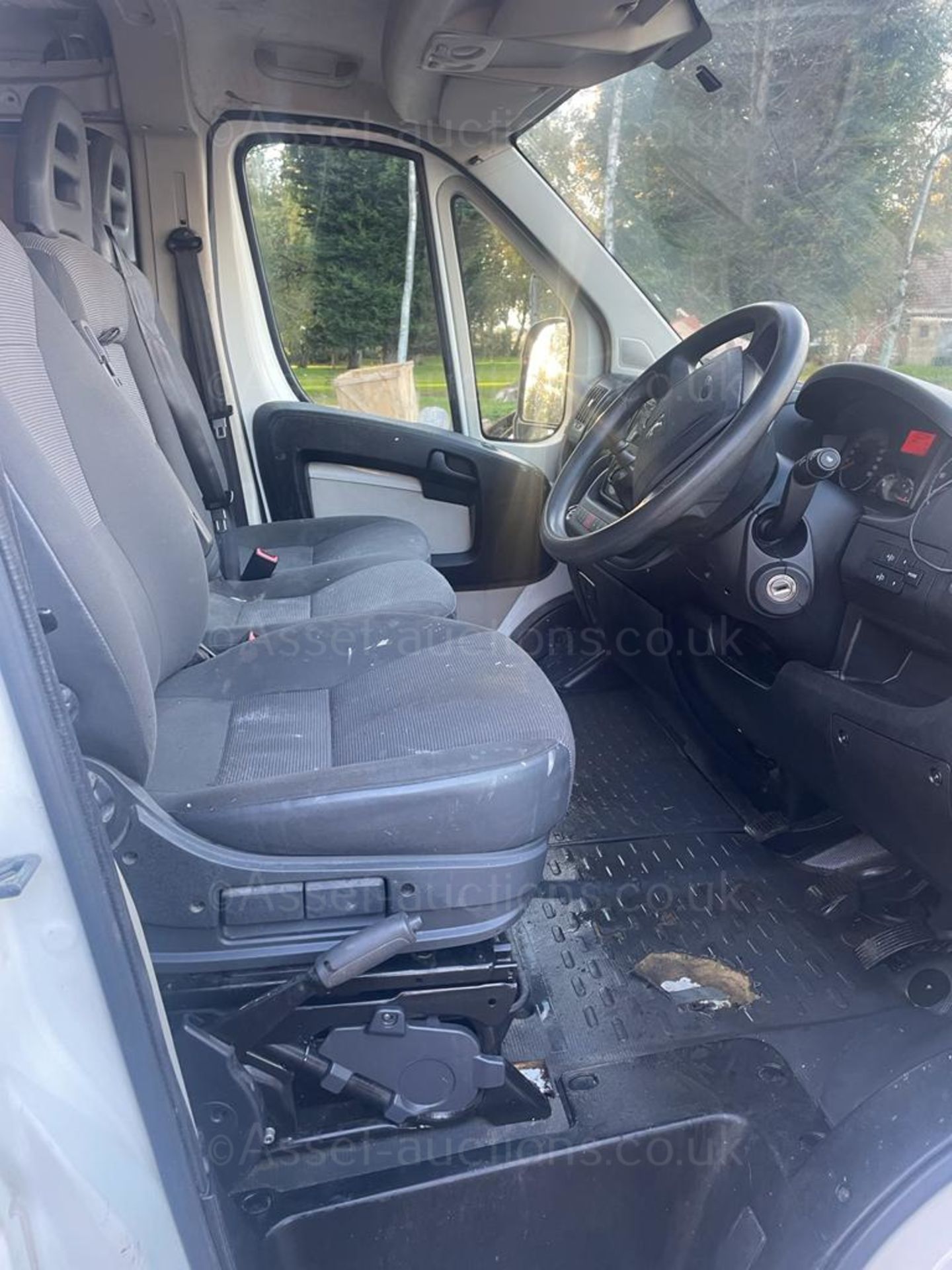 2012 PEUGEOT BOXER 330 SWB WHITE PANEL VAN, 2.2 DIESEL, 100K MILES, PLY LINED *NO VAT* - Image 10 of 11