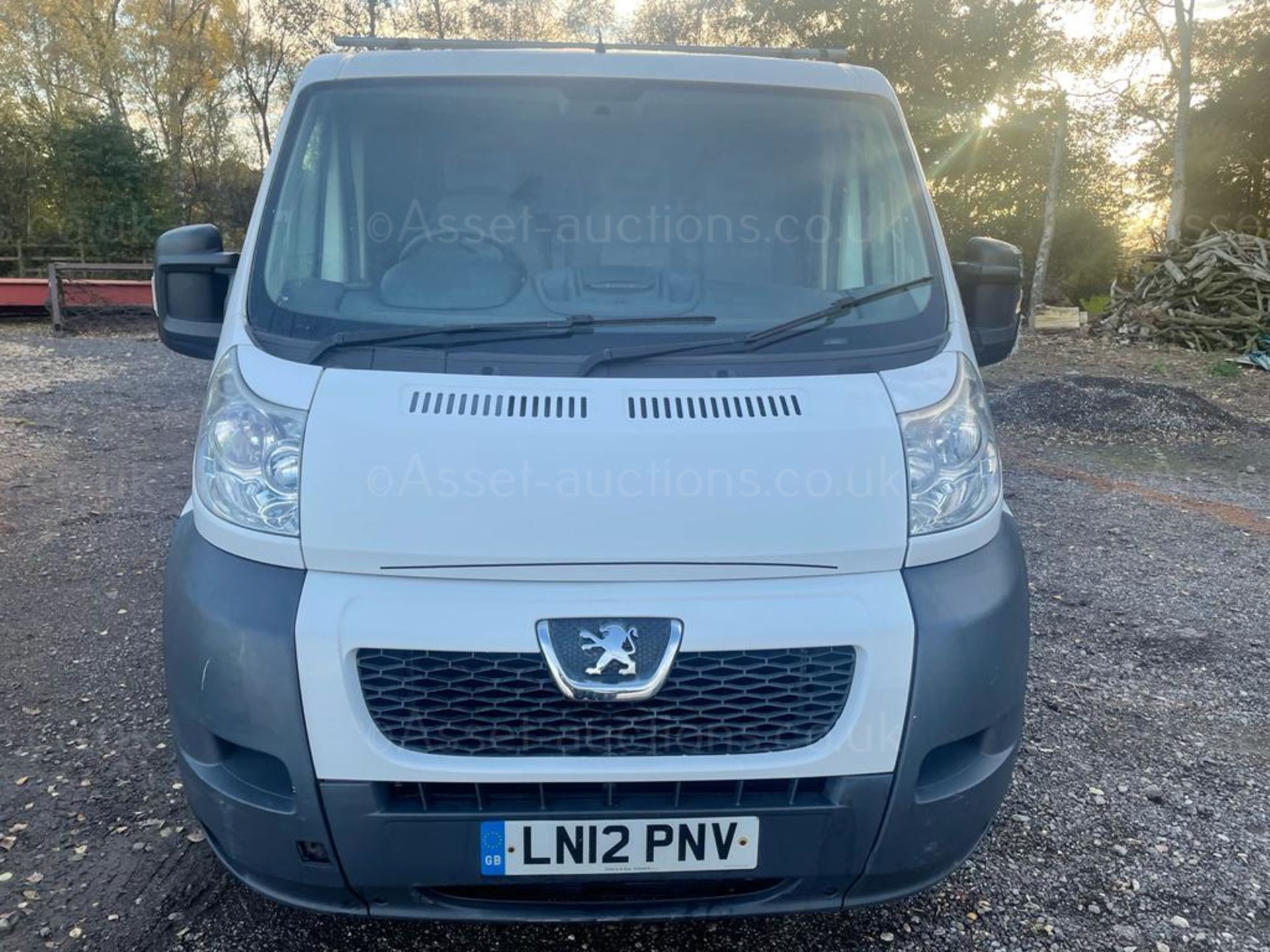 2012 PEUGEOT BOXER 330 SWB WHITE PANEL VAN, 2.2 DIESEL, 100K MILES, PLY LINED *NO VAT* - Image 2 of 11