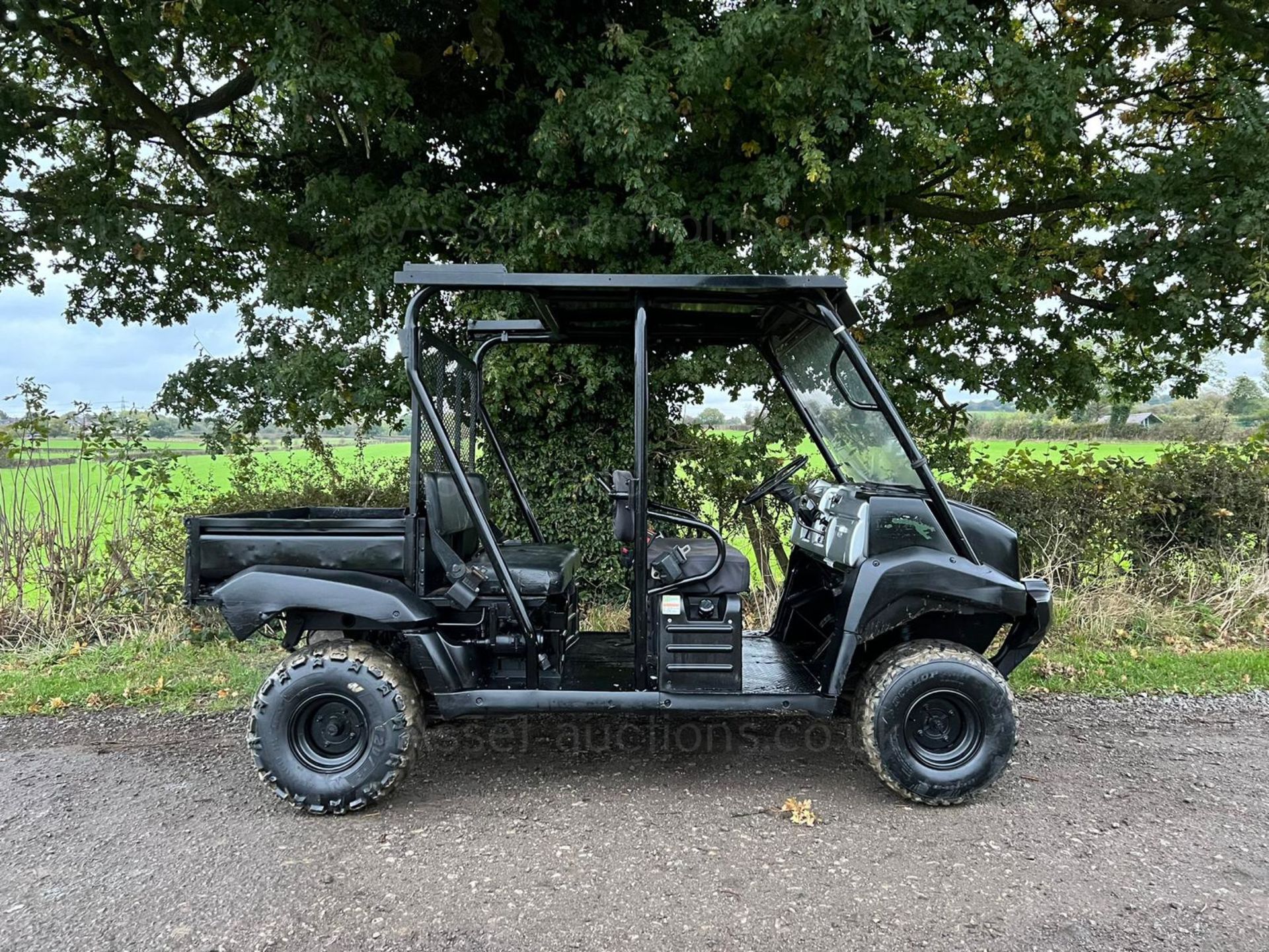 2011 KAWASAKI MULE 4010 4WD 4/5 SEATER DIESEL BUGGI, RUNS AND DRIVES, SHOWING A LOW 2038 HOURS - Image 2 of 19