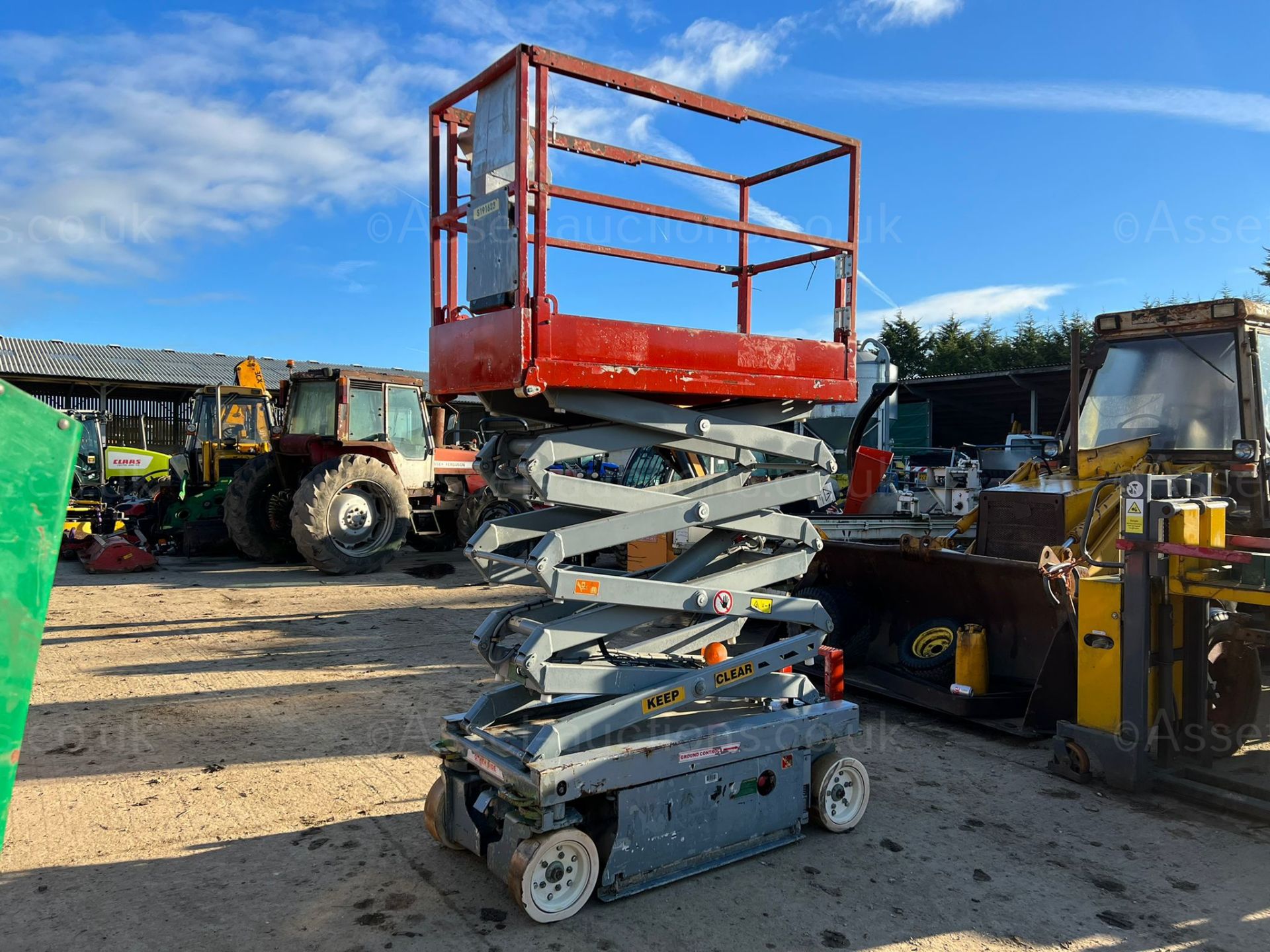 2011 SKYJACK SJIII - 3219 ELECTRIC SCISSOR LIFT, DRIVES AND LIFTS, SHOWING A LOW 253 HOURS *PLUS VAT - Image 2 of 18