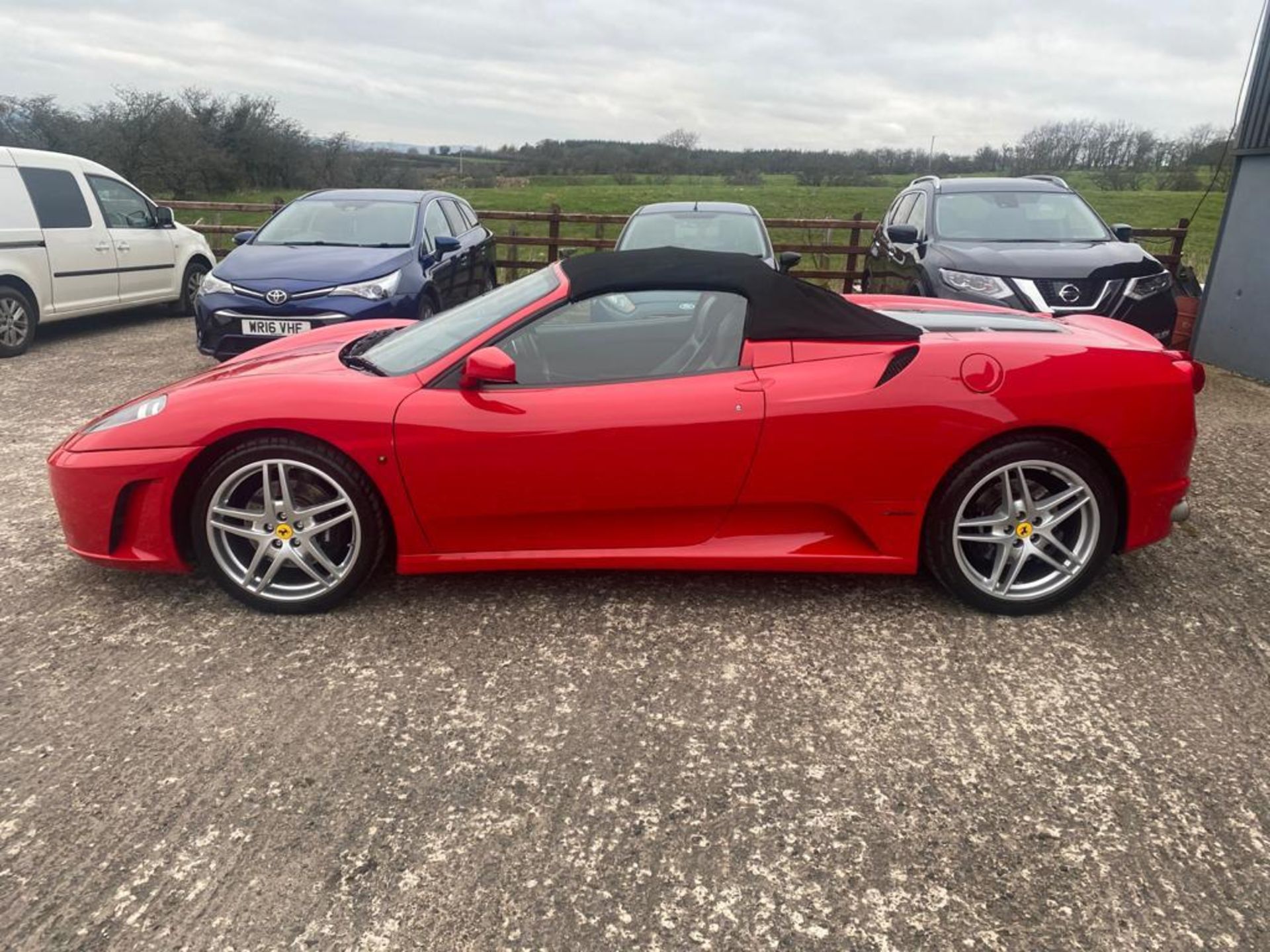 2006 FERRARI F430 SPIDER F1 CONVERTIBLE RED SPORTS CAR, SHOWING 3 FORMER KEEPERS *NO VAT* - Image 5 of 28