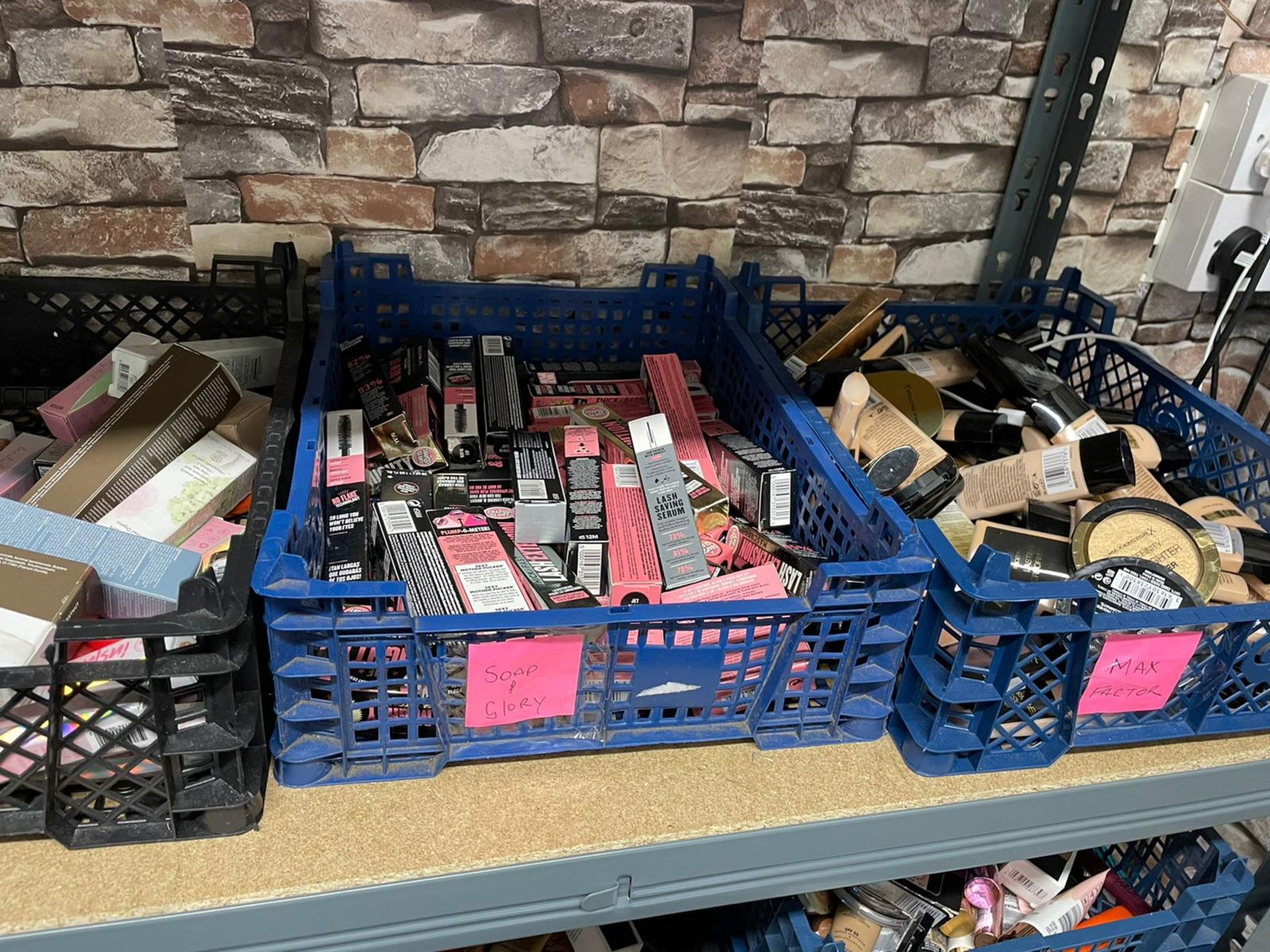 JOB LOT OF MAKE UP, APPROX 1200 ITEMS *NO VAT* - Image 8 of 11