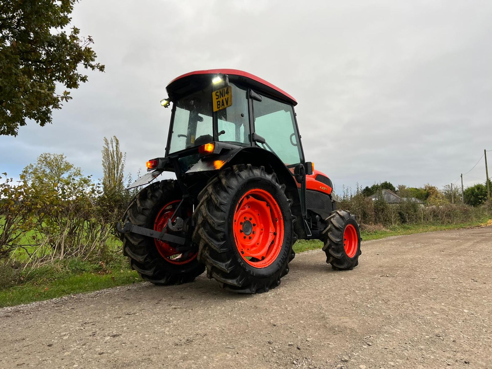 2014 KUBOTA L5740 59hp 4WD TRACTOR, RUNS AND DRIVES, FULLY CABBED, ROAD REGISTERED *PLUS VAT* - Image 9 of 24