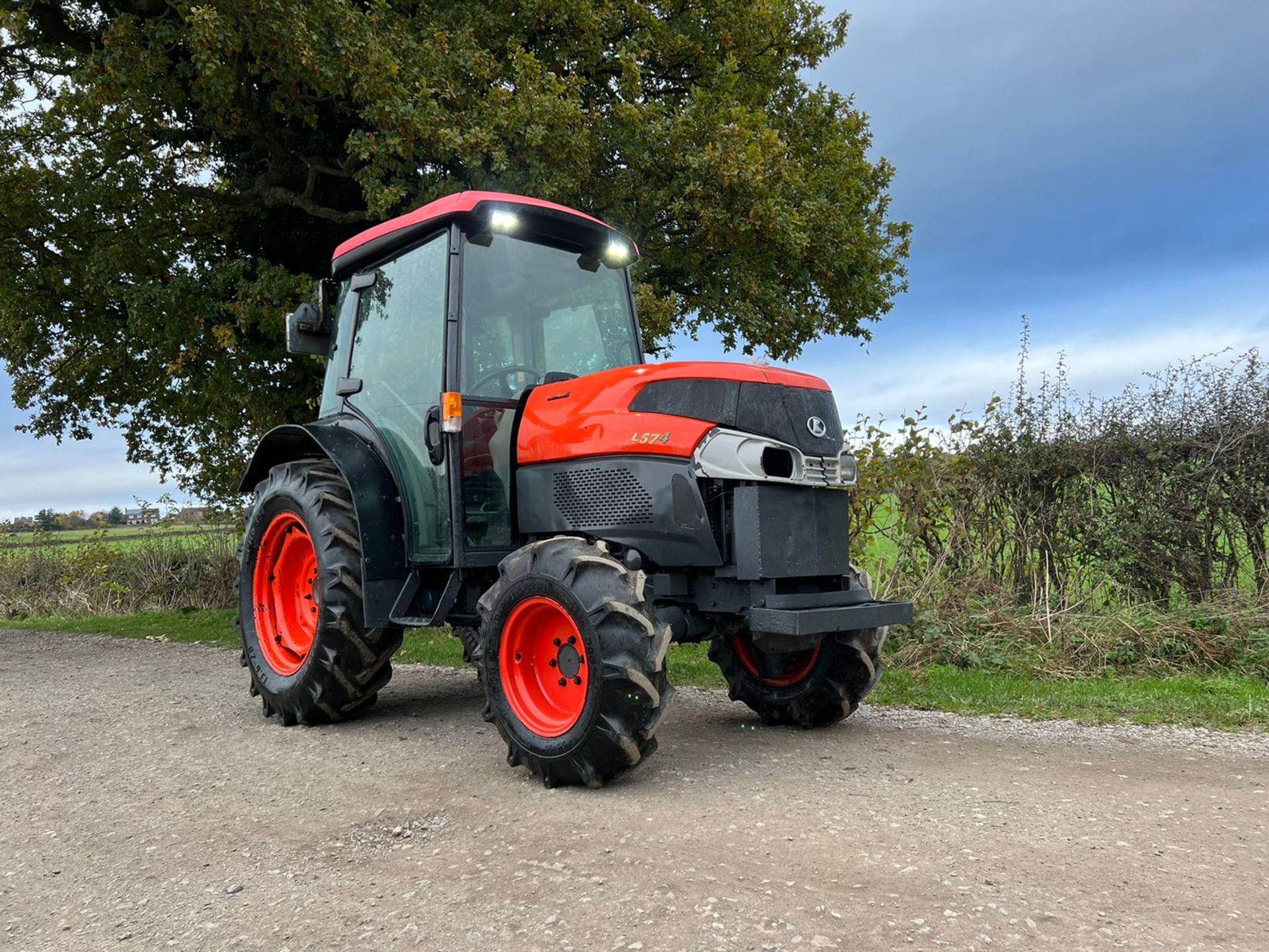 2014 KUBOTA L5740 59hp 4WD TRACTOR, RUNS AND DRIVES, FULLY CABBED, ROAD REGISTERED *PLUS VAT* - Image 2 of 24