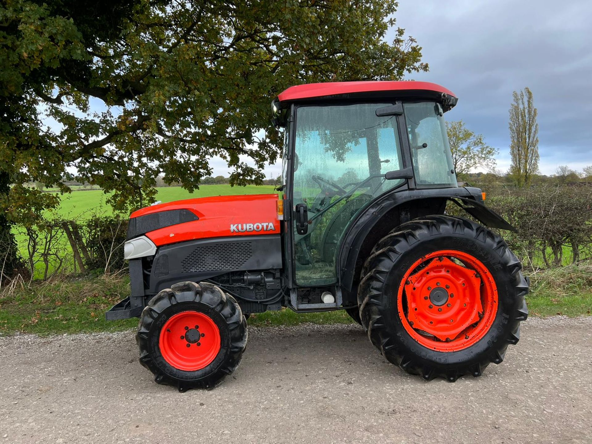 2014 KUBOTA L5740 59hp 4WD TRACTOR, RUNS AND DRIVES, FULLY CABBED, ROAD REGISTERED *PLUS VAT* - Image 5 of 24