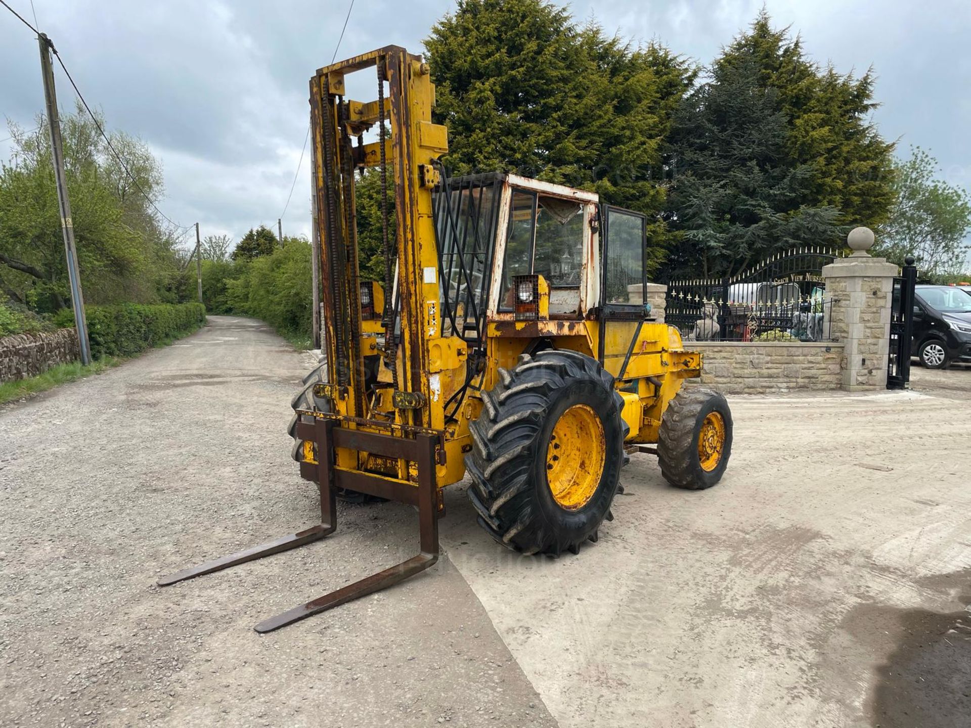 JCB 926 4WD ROUGH TERRAIN FORKLIFT, RUNS DRIVES AND LIFTS, ALL TERRAIN TYRES, ROAD KIT *PLUS VAT* - Image 5 of 10