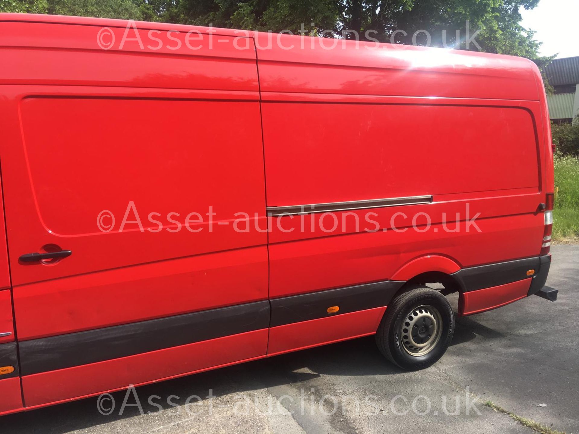 2013 MERCEDES-BENZ SPRINTER 310 CDI RED PANEL VAN, 2143cc DIESEL ENGINE, BLUE EFFICIENCY *NO VAT* - Image 11 of 54