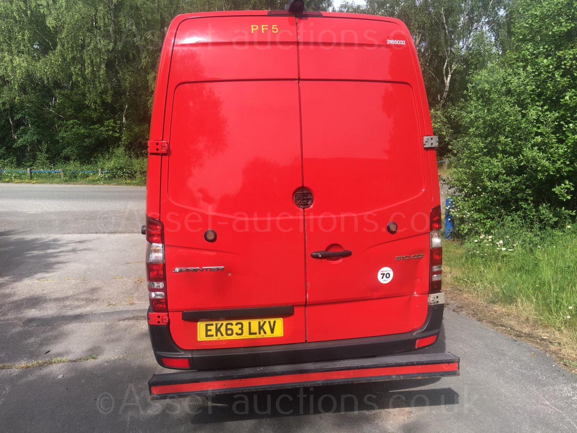 2013 MERCEDES-BENZ SPRINTER 310 CDI RED PANEL VAN, 2143cc DIESEL ENGINE, BLUE EFFICIENCY *NO VAT* - Image 16 of 54