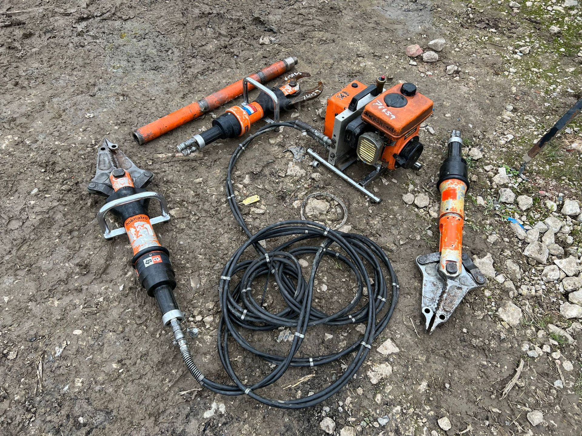 HOLMATRO 2035 PU RESCUE EQUIPMENT BUNDLE,WITH HOSES AND LOADS OF ATTACHMENTS *PLUS VAT* - Image 3 of 10