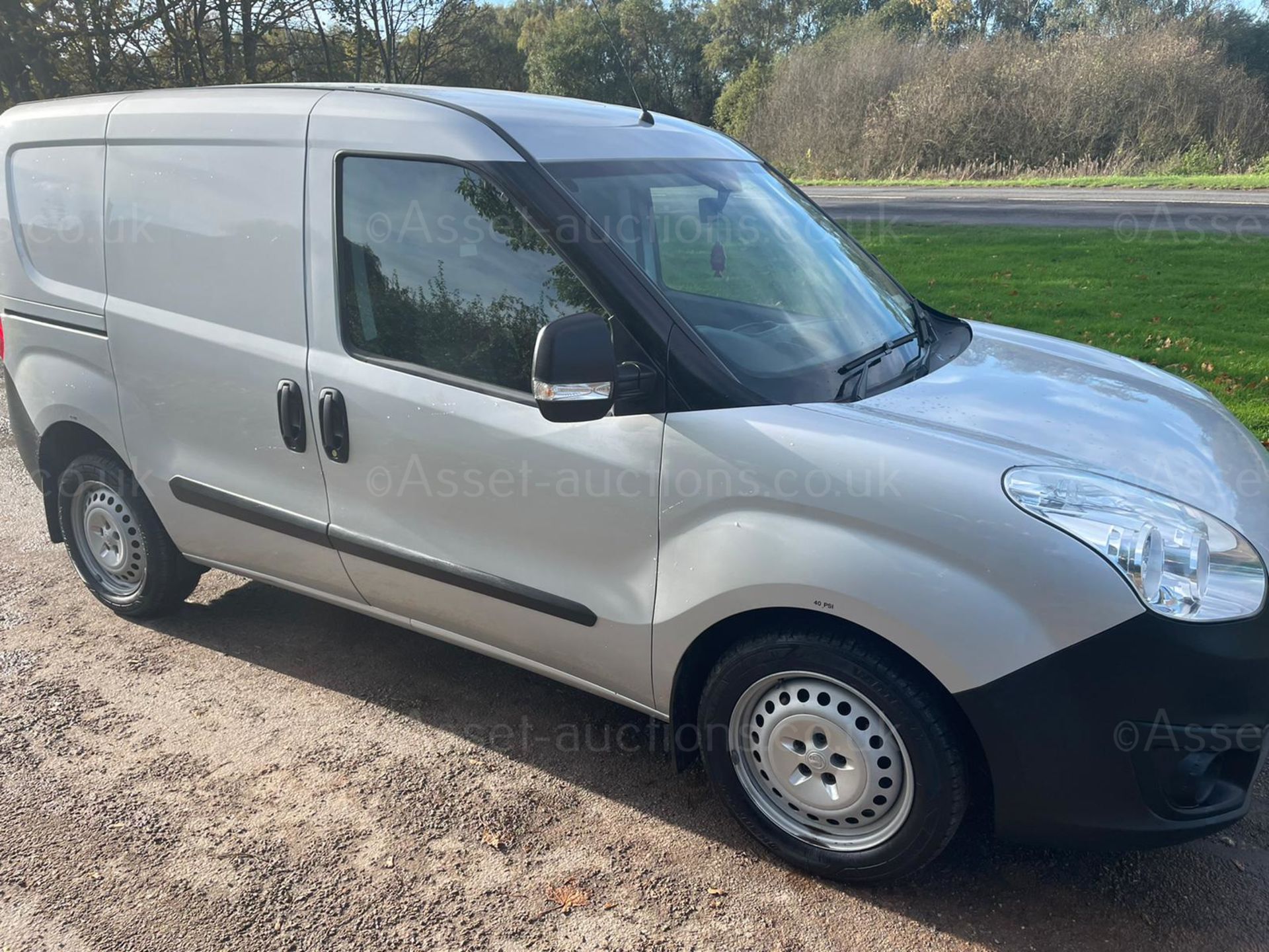 2017/67 VAUXHALL COMBO 2300 CDTI ECOFLEX S/S SILVER PANEL VAN, 98,120 MILES *NO VAT* - Image 2 of 25