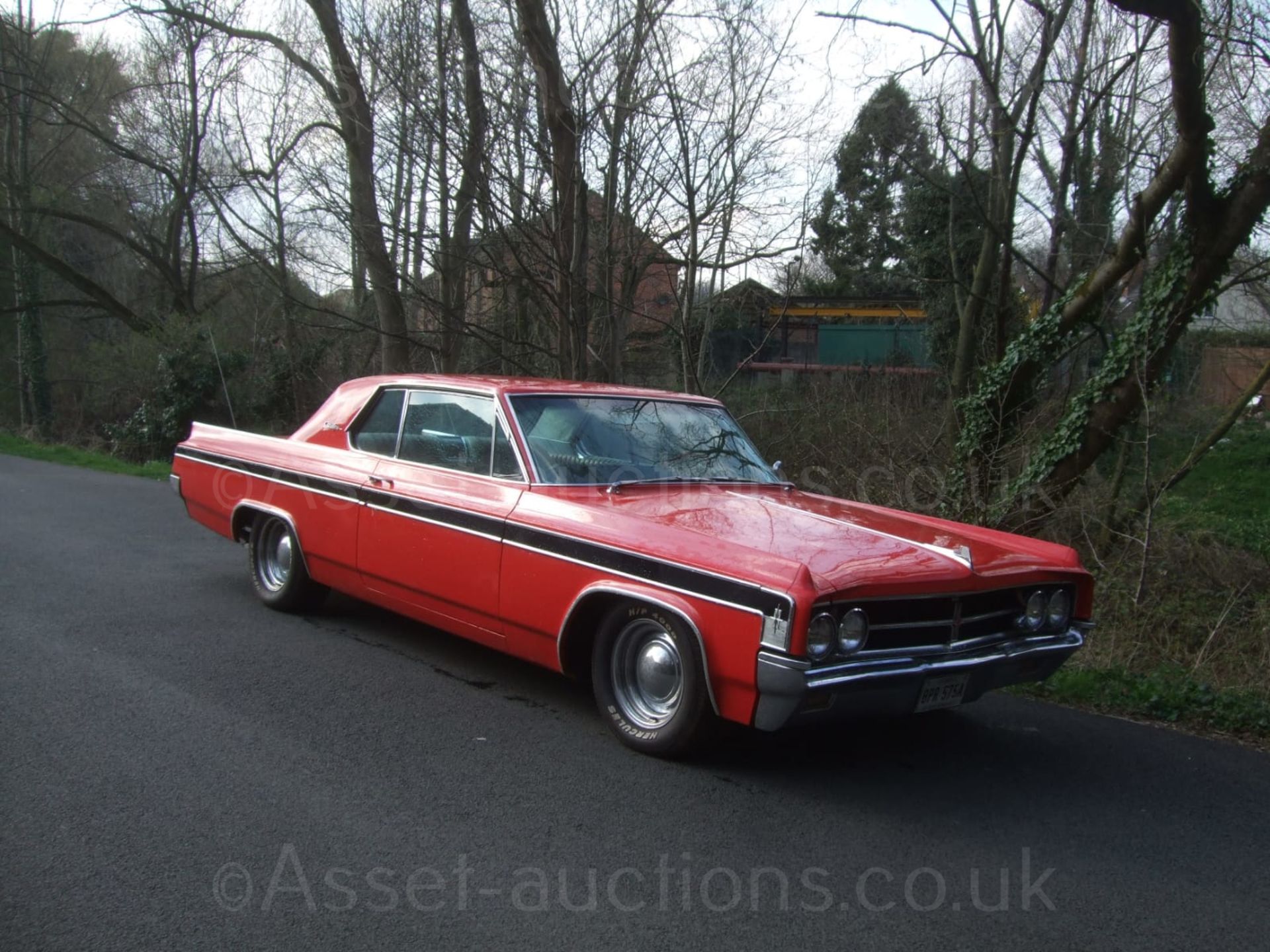 1963 OLDSMOBILE, STARFIRE COUPE, RARE CAR! SHOWING 71,026 MILES, MOT AND TAX EXEMPT *NO VAT* - Image 2 of 22