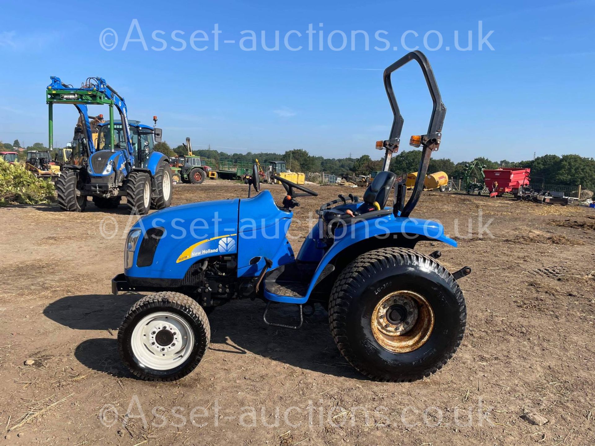 2005 NEW HOLLAND TC27DA 27hp 4WD COMPACT TRACTOR, RUNS DRIVES AND WORKS WELL, ROAD REGISTERED - Image 7 of 26