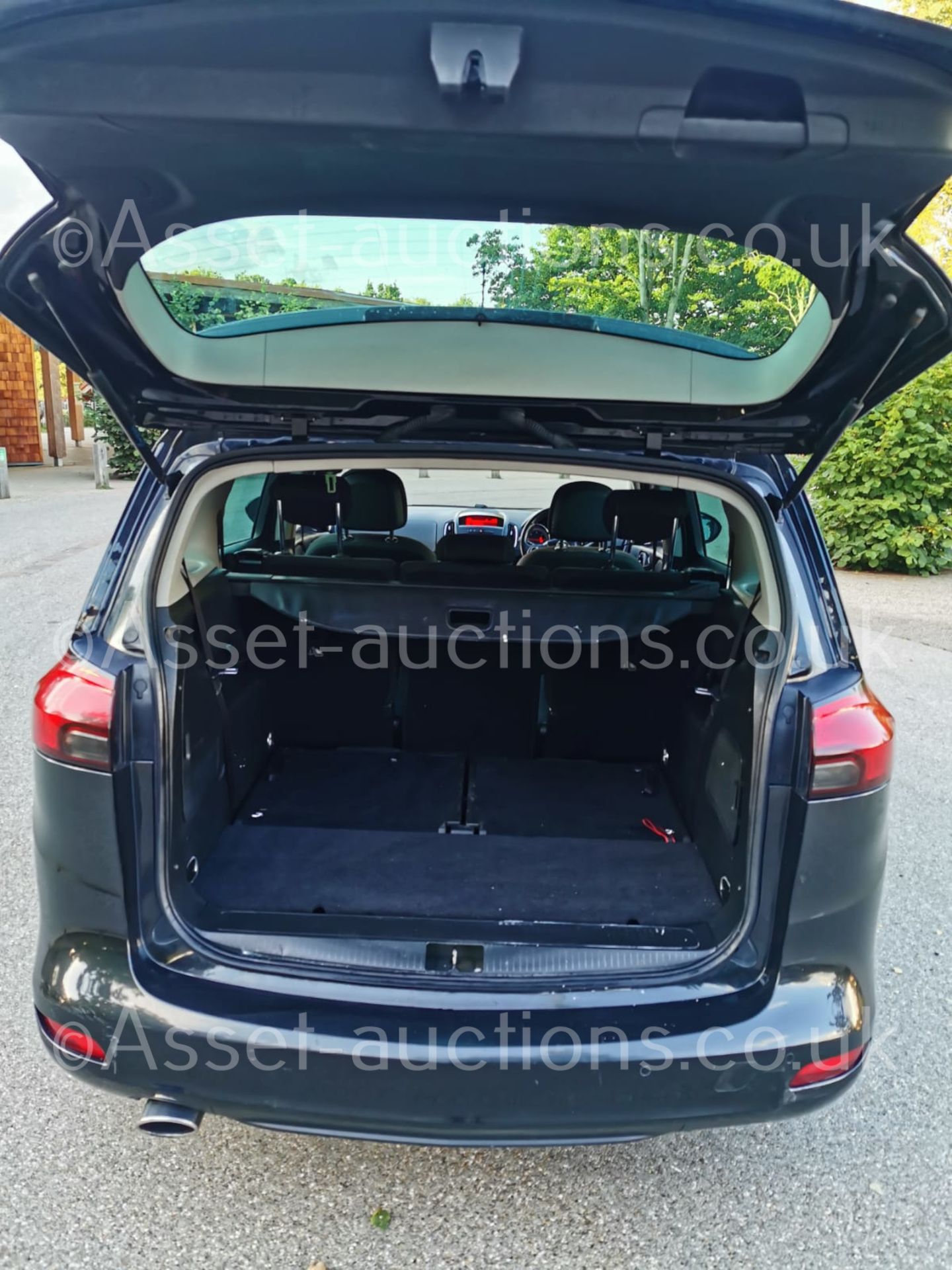 2014 VAUXHALL ZAFIRA TOURER SRI CDTI BLACK 7 SEATS MPV, 2.0 DIESEL ENGINE, MANUAL *NO VAT* - Image 19 of 44