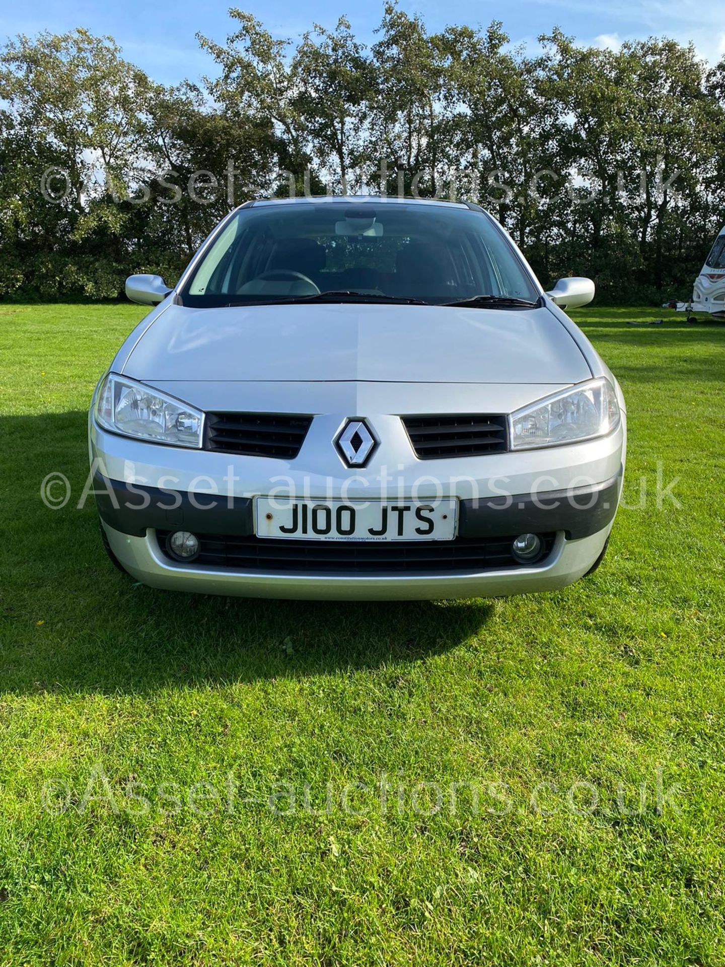 2005/05 REG RENAULT MEGANE SL OASIS 16V 1.4 PETROL SILVER 5DR HATCHBACK *NO VAT* - Image 3 of 52