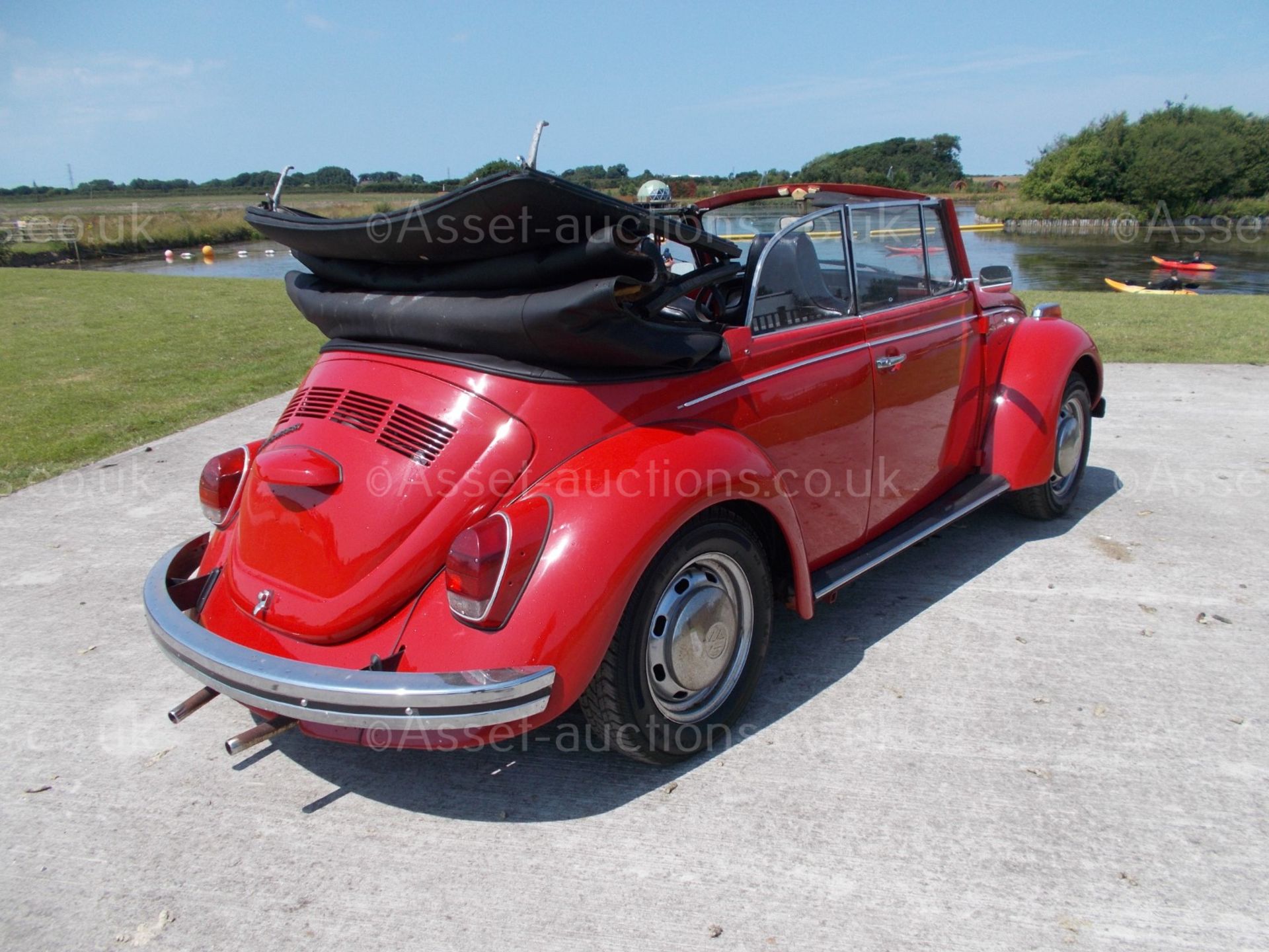 1972 (K) VOLKSWAGEN BEETLE CONVERTIBLE, 1600 TWIN PORT ENGINE, 4 SPEED MANUAL GEARBOX, LHD *NO VAT* - Image 8 of 24