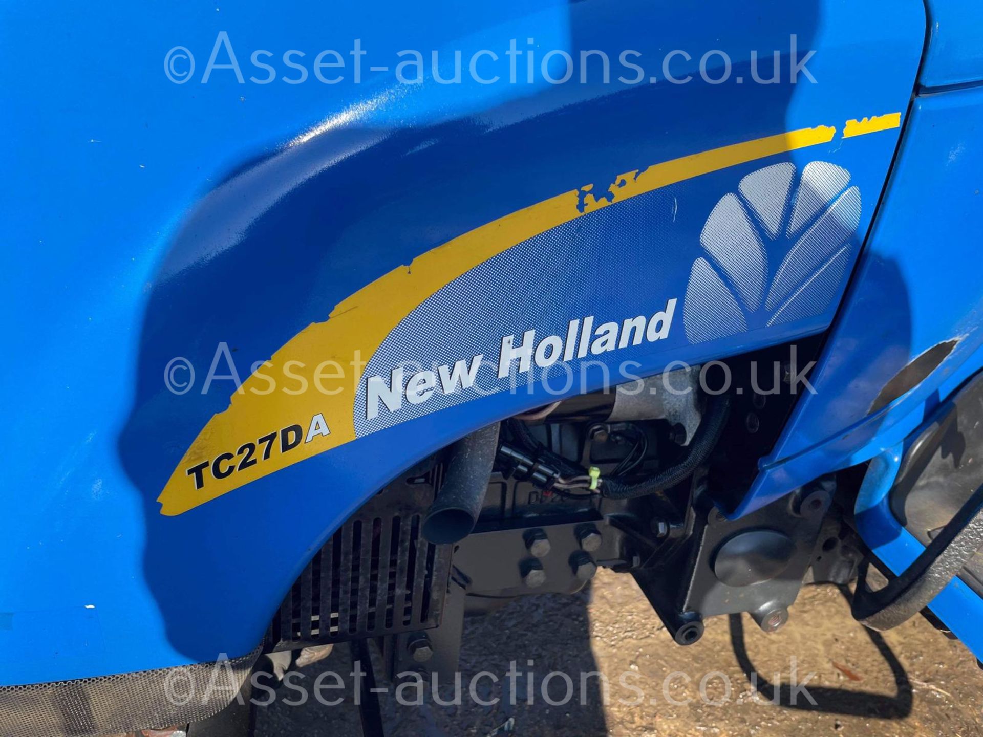 2005 NEW HOLLAND TC27DA 27hp 4WD COMPACT TRACTOR, RUNS DRIVES AND WORKS WELL, ROAD REGISTERED - Image 19 of 26