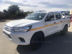 2017 TOYOTA HILUX ACTIVE D-4D 4WD DCB WHITE PICK UP, AIR CON, 105K MILES, TOW BAR *PLUS VAT*