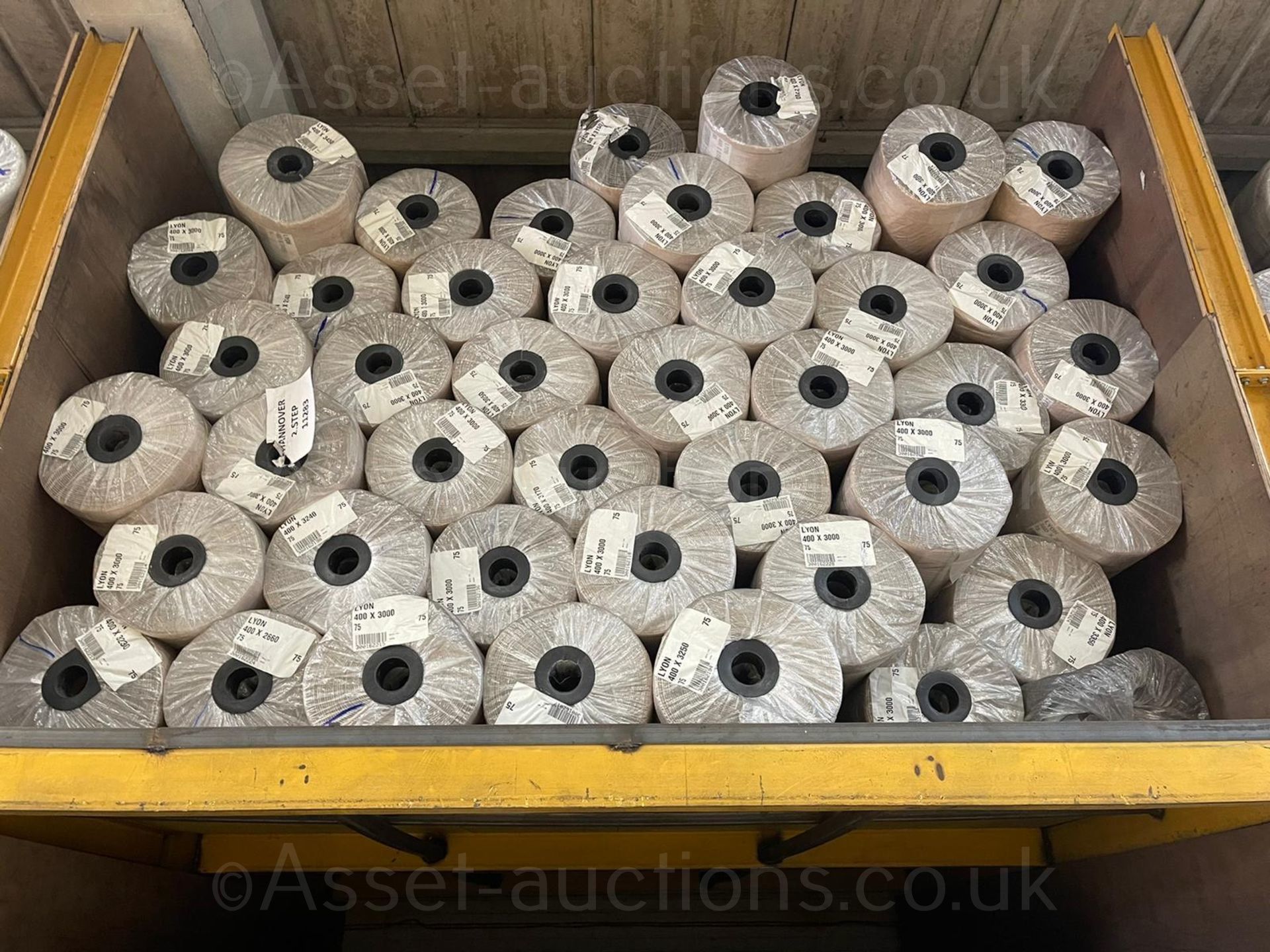 BRAND NEW LYON CARPET ROLL, DARK GREY 78, 30m x 4m PER ROLL *PLUS VAT* - Image 2 of 3