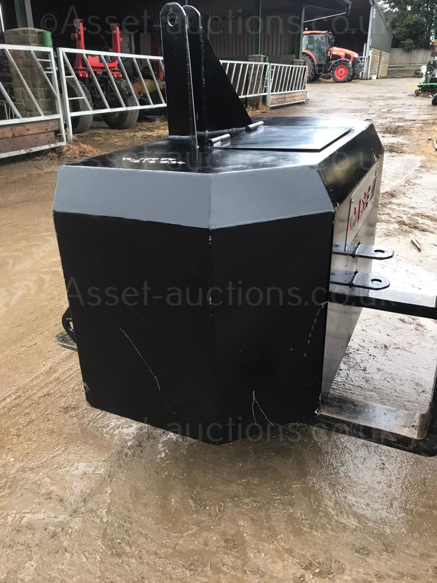 CASE IH EMPTY COUNTER WEIGHT, SUITABLE FOR 3 POINT LINKAGE *PLUS VAT* - Image 4 of 5