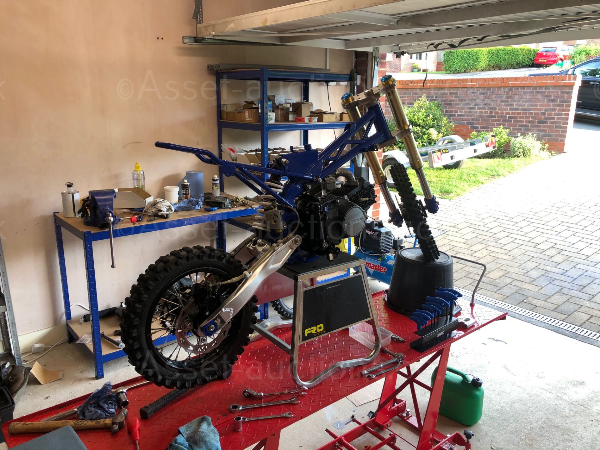 MOTO MADNESS DIRT BIKE 125 PIT BIKE, HAS RECENTLY BEEN REBUILT, ENGINE SERVICED *NO VAT* - Image 6 of 11