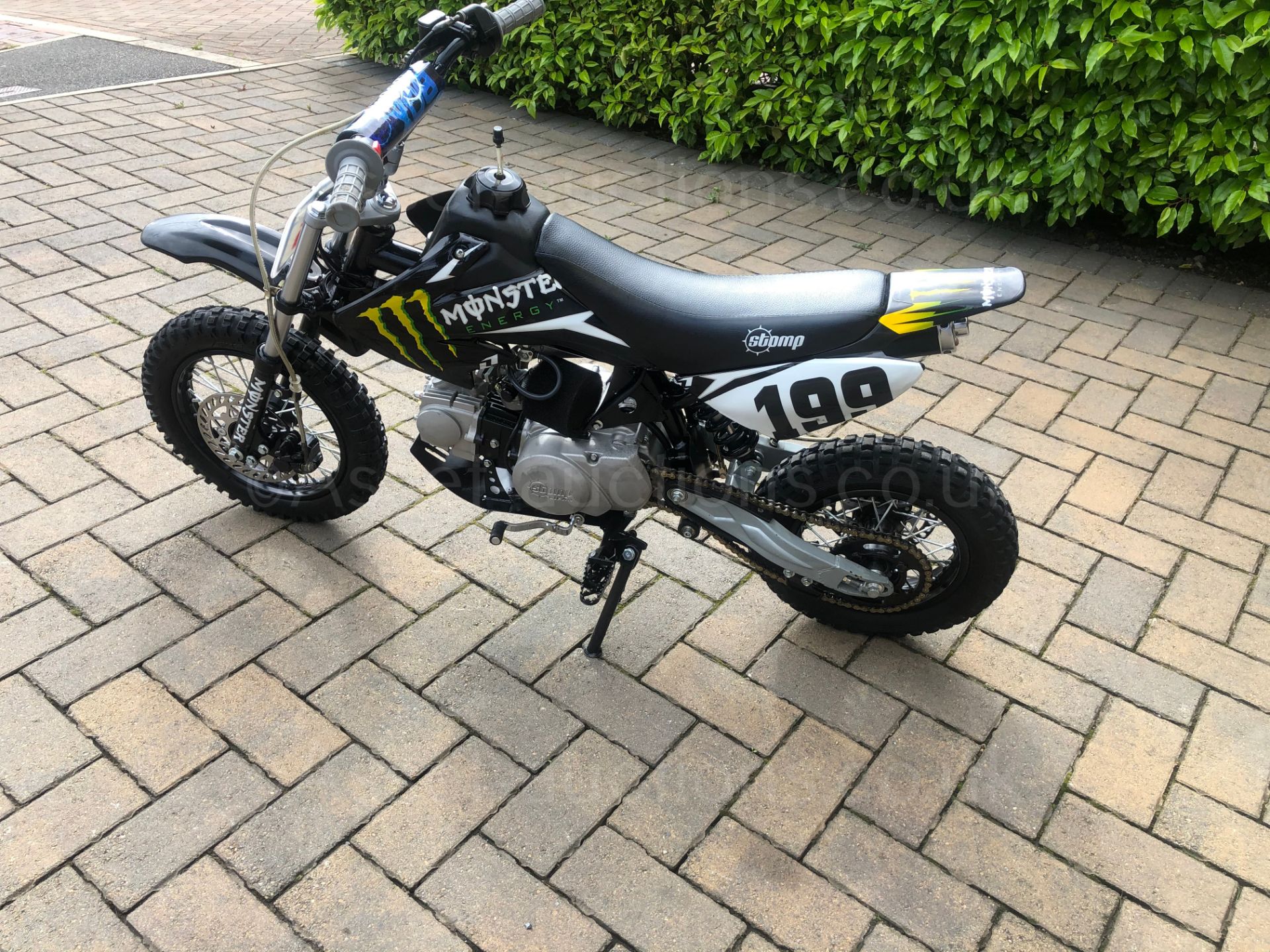 2016 STOMP 110cc JUICEBOX DIRT BIKE, SEMI AUTOMATIC 4 SPEED GEARBOX *No VAT* - Image 3 of 5