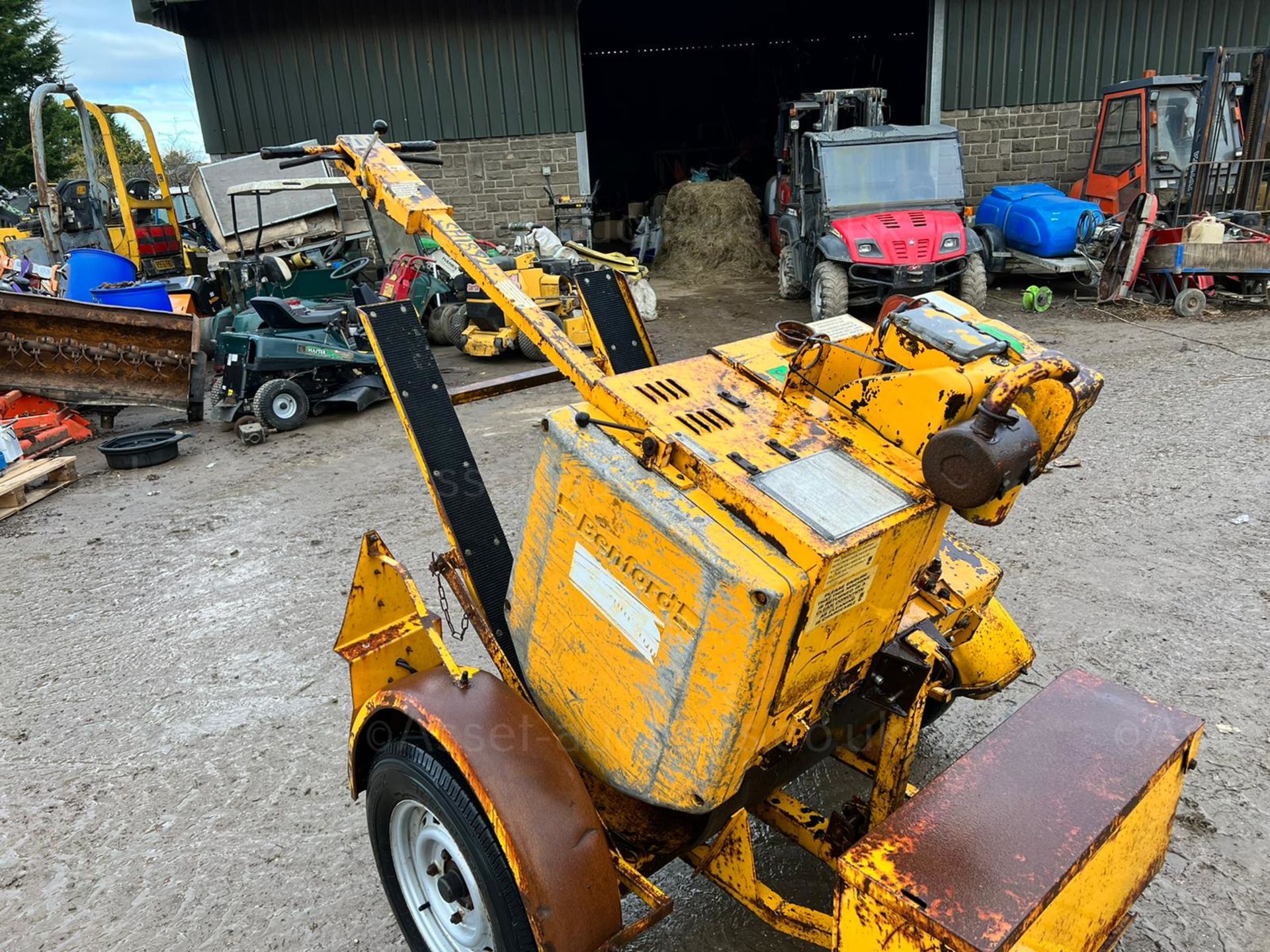 BENFORD 1-71L F/R SINGLE DRUM VIBRATING ROLLER WITH TRAILER, GOOD TYRES, TOWS WELL *PLUS VAT* - Image 6 of 11