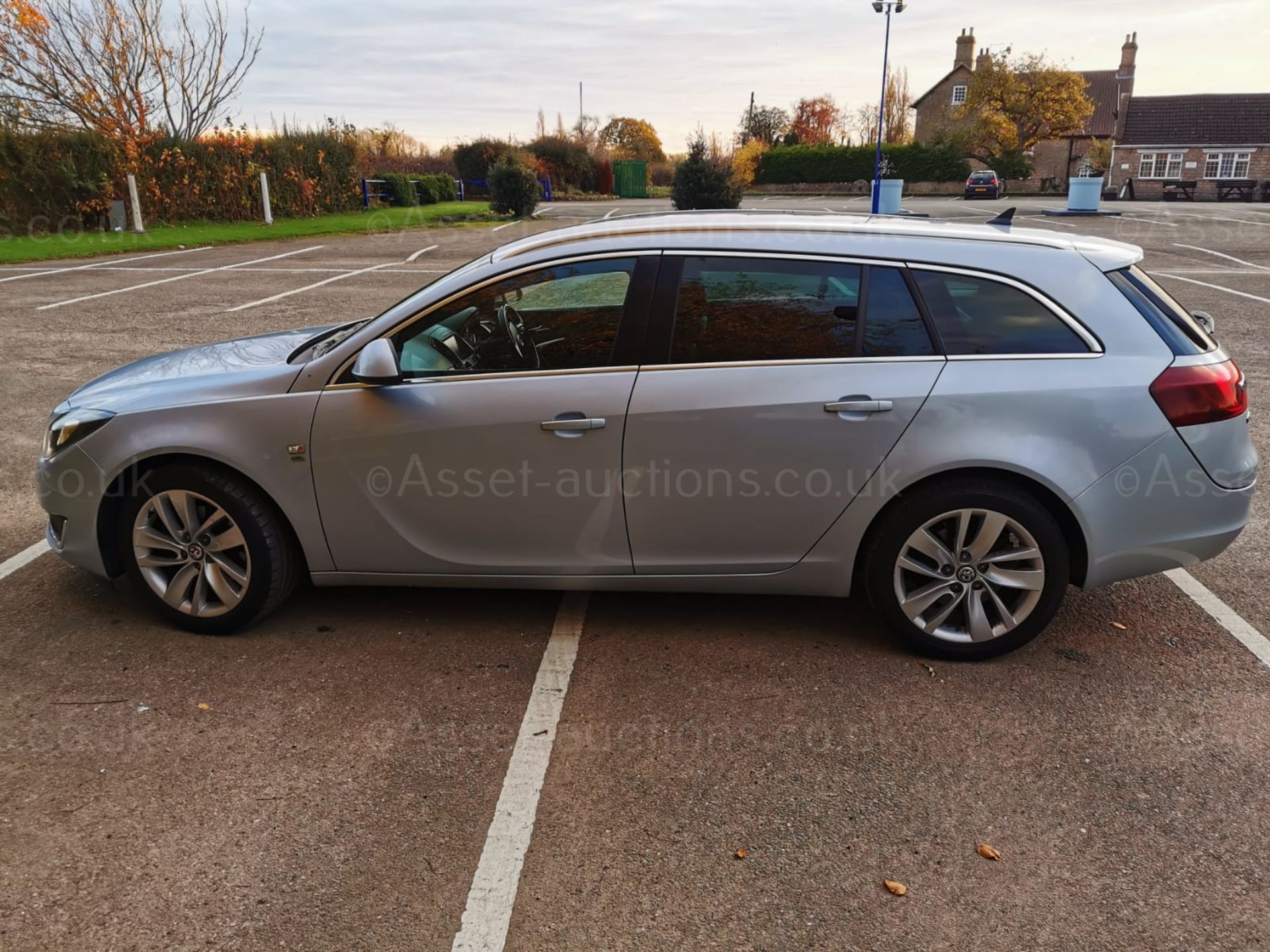 2014 VAUXHALL INSIGNIA ELITE NAV CDTI ECO SS SILVER ESTATE, 2.0 DIESEL, 115,110 MILES WITH FSH - Image 4 of 33