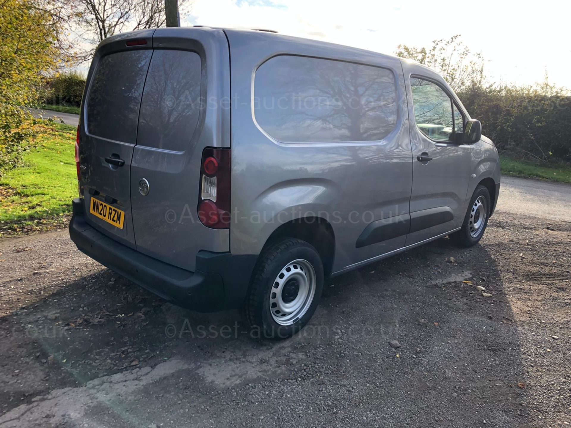 2020 VAUXHALL COMBO 2000 EDITION TD S/S GREY PANEL VAN, 19,696 MILES *PLUS VAT* - Image 7 of 13