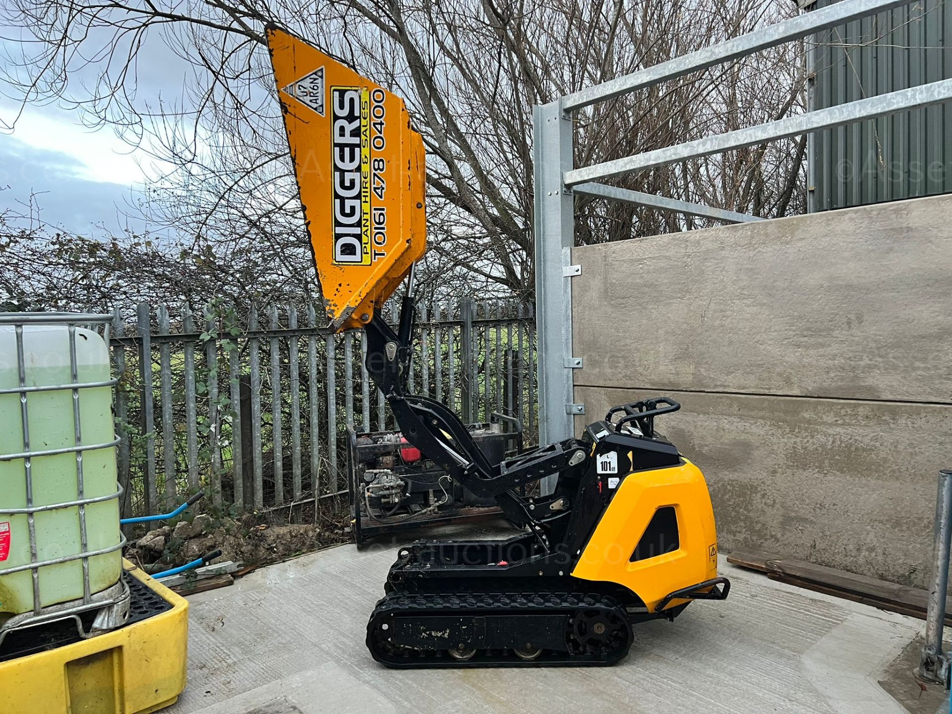 2018 JCB HTD-5 DIESEL TRACKED DUMPER, RUNS DIRVES AND TIPS, 2 SPEED TRACKING *PLUS VAT* - Image 2 of 15