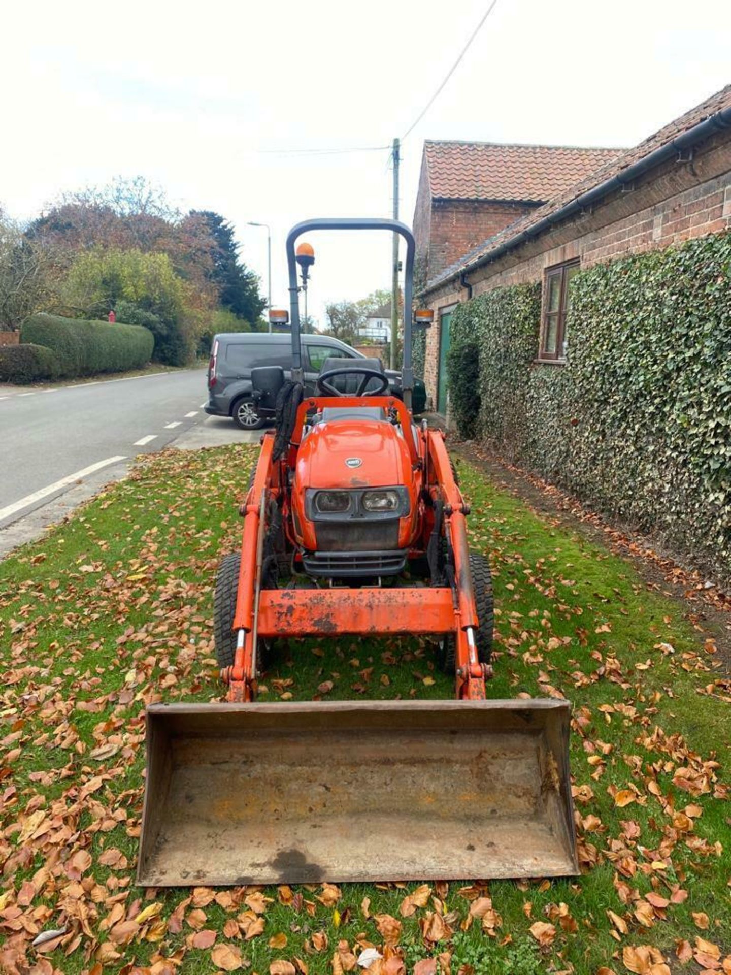 COMPACT TRACTOR KIOTI CK22 COMPLETE WITH FRONT LOADER, 4 X 4, HYDROSTATIC DRIVE *PLUS VAT* - Image 6 of 10