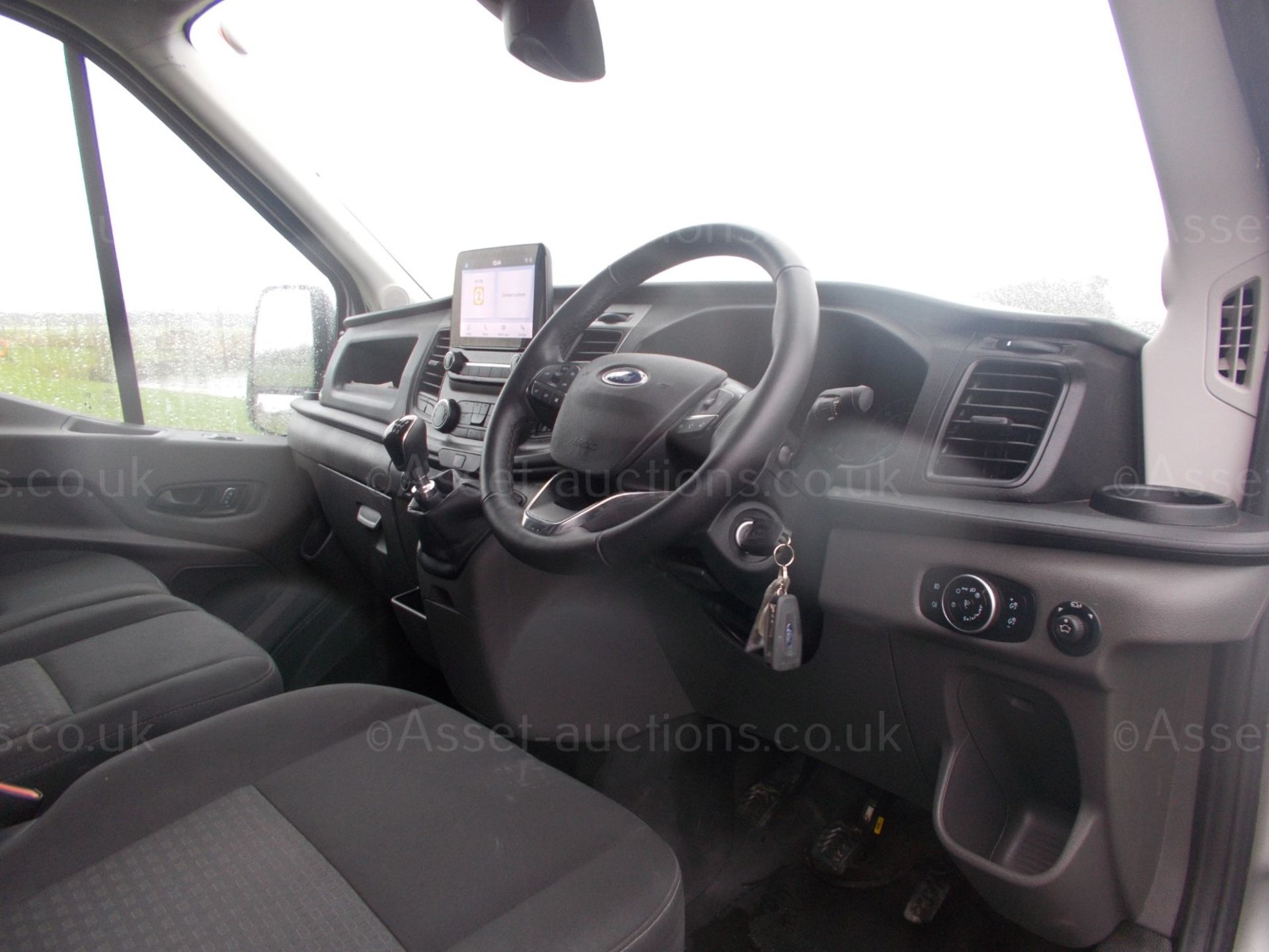 2021 FORD TRANSIT 350 TREND ECOBLUE SILVER, 2.0 DIESEL, 6 SPEED MANUAL, 7K MILES *PLUS VAT* - Image 21 of 26