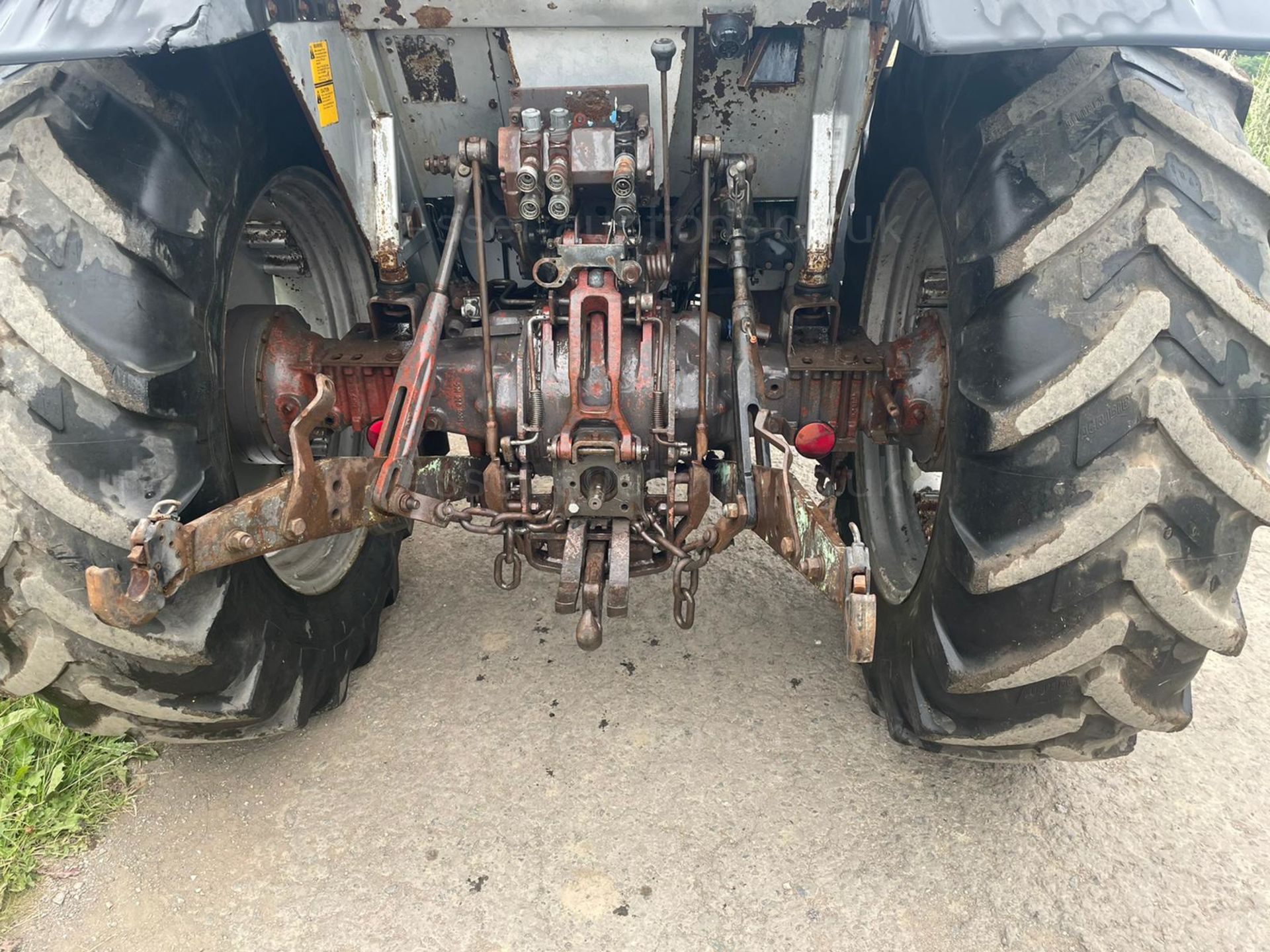 MASSEY FERGUSON 398 4WD TRACTOR, RUNS AND DRIVES, 12 SPEED GEARBOX, CABBED, 95hp *PLUS VAT* - Image 7 of 13