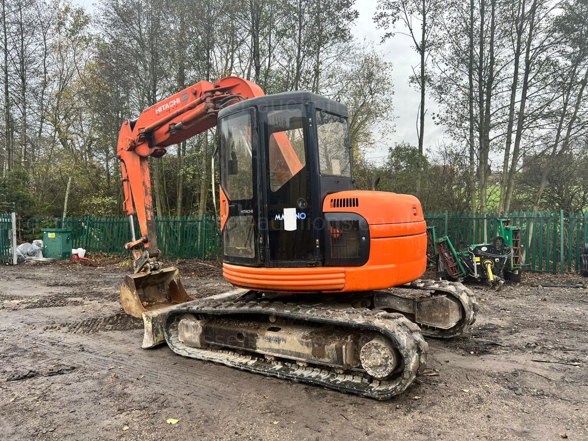 HITACHI EX75UR-3 7.5 TON RUBBER TRACKED EXCAVATOR, RUNS DRIVES AND DIGS, GOOD SET OF TRACKS - Image 8 of 24