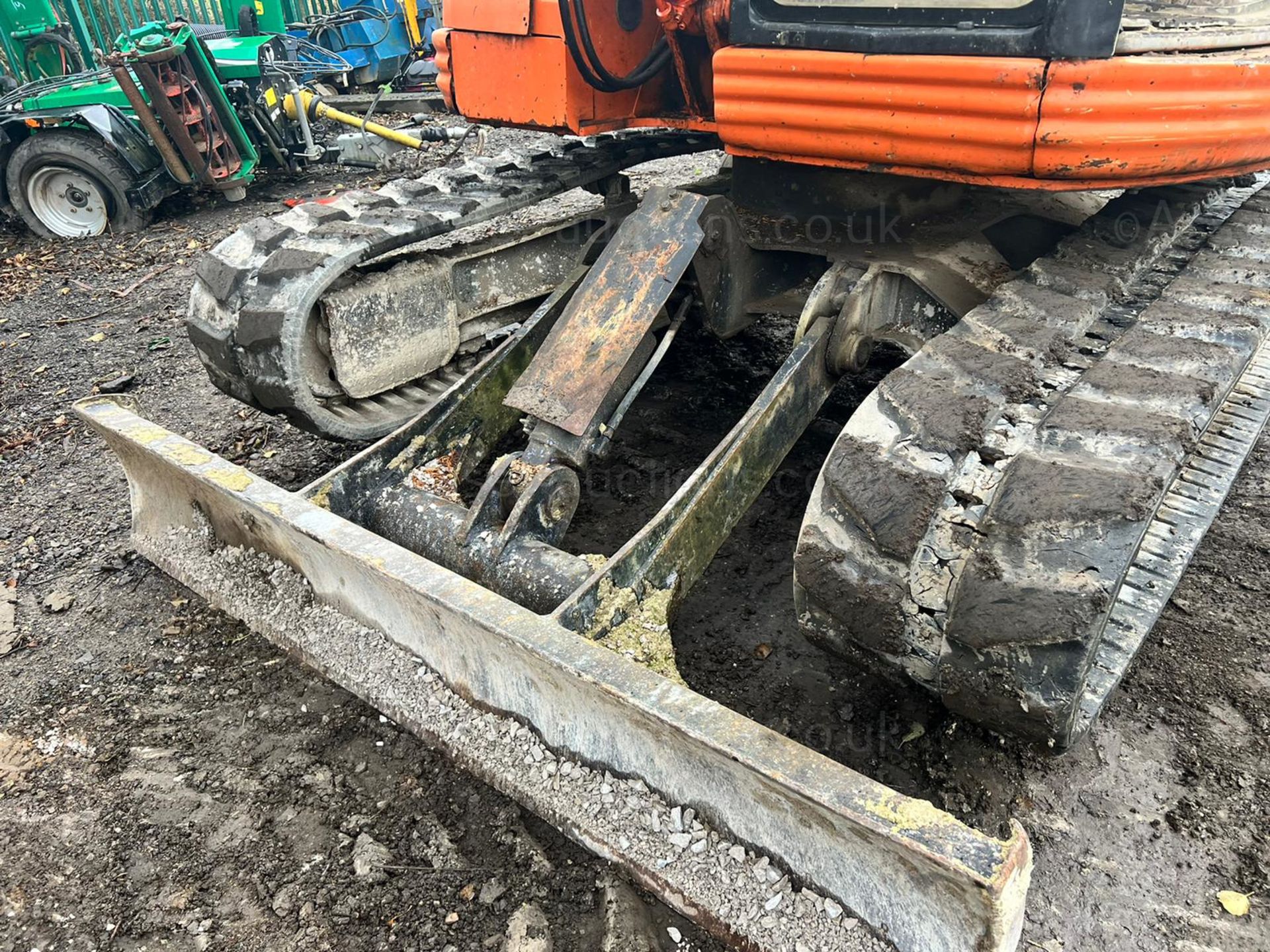 HITACHI EX75UR-3 7.5 TON RUBBER TRACKED EXCAVATOR, RUNS DRIVES AND DIGS, GOOD SET OF TRACKS - Image 21 of 24