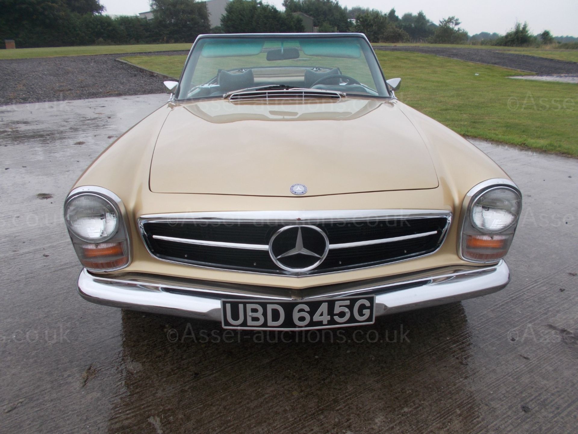 1969 MERCEDES 280SL PAGODA, AUTOMATIC, HARD/SOFT TOPS, LEFT HAND DRIVE, AMERICAN IMPORT *PLUS VAT* - Image 18 of 38