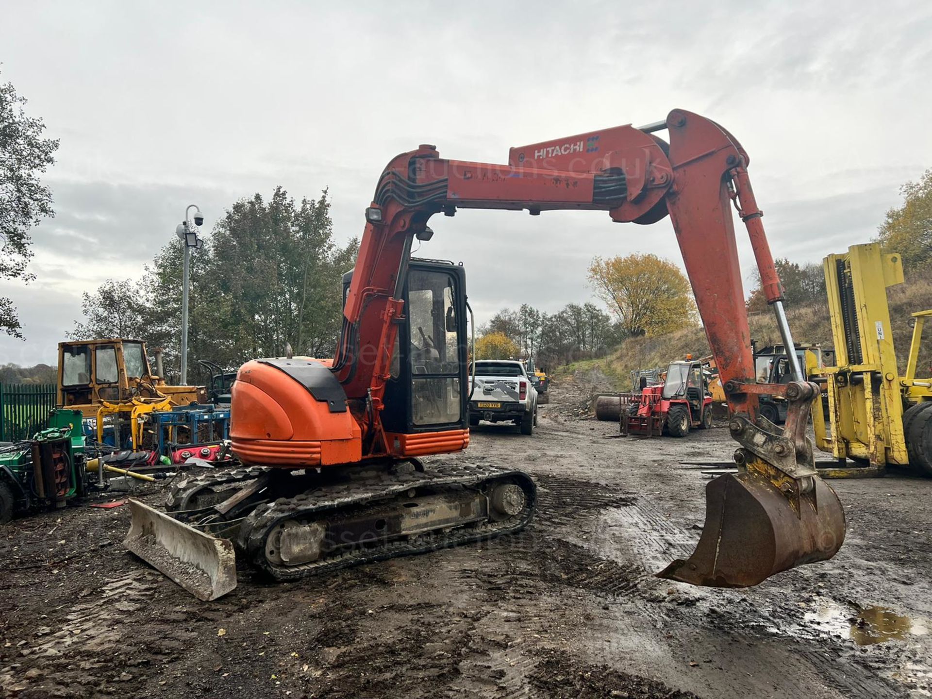 HITACHI EX75UR-3 7.5 TON RUBBER TRACKED EXCAVATOR, RUNS DRIVES AND DIGS, GOOD SET OF TRACKS - Image 4 of 24