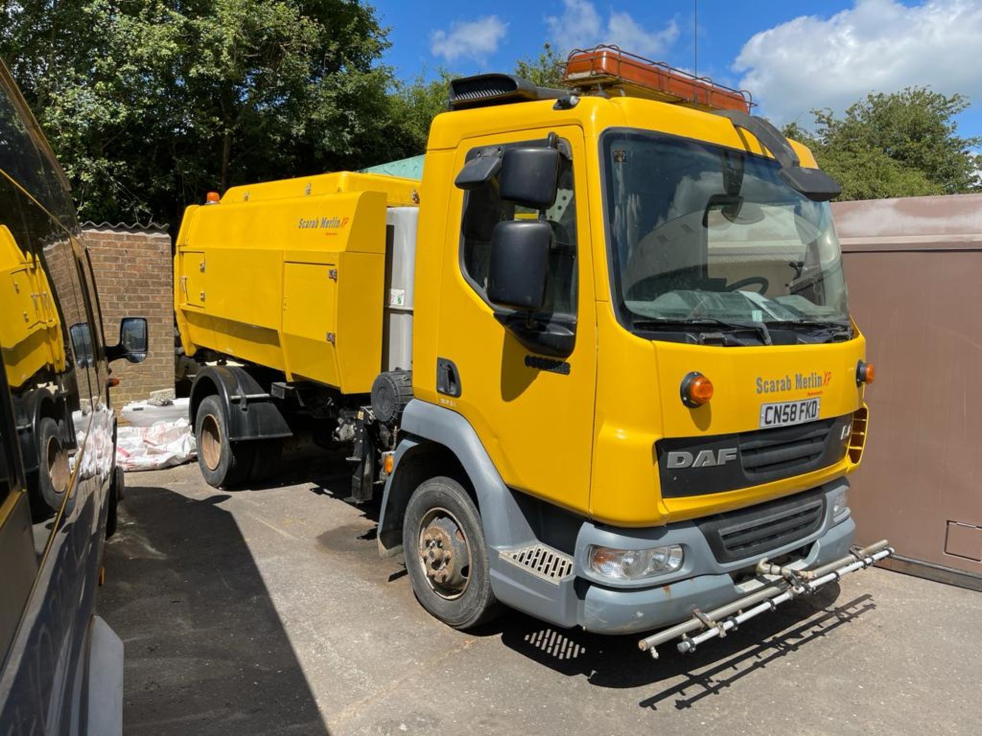 2009/58 DAF TRUCKS SWEEPER, 4461cc DIESEL ENGINE, HAD £8000 RECENTLY SPENT ON IT *PLUS VAT*