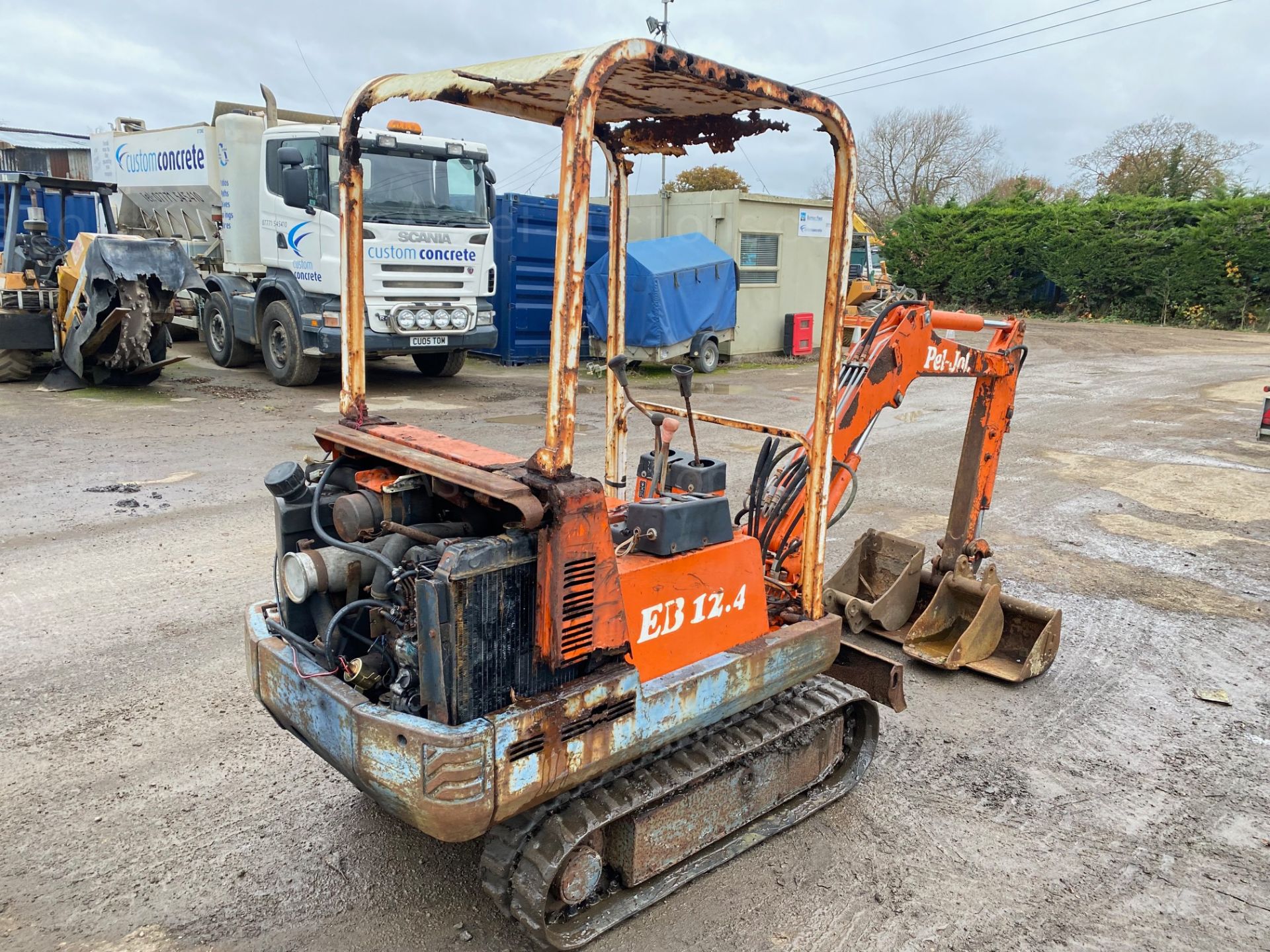 PEL JOB 1.5 TON MINI DIGGER, STARTS AND RUNS WELL, ALL OPERATIONS WORK *PLUS VAT* - Image 4 of 6