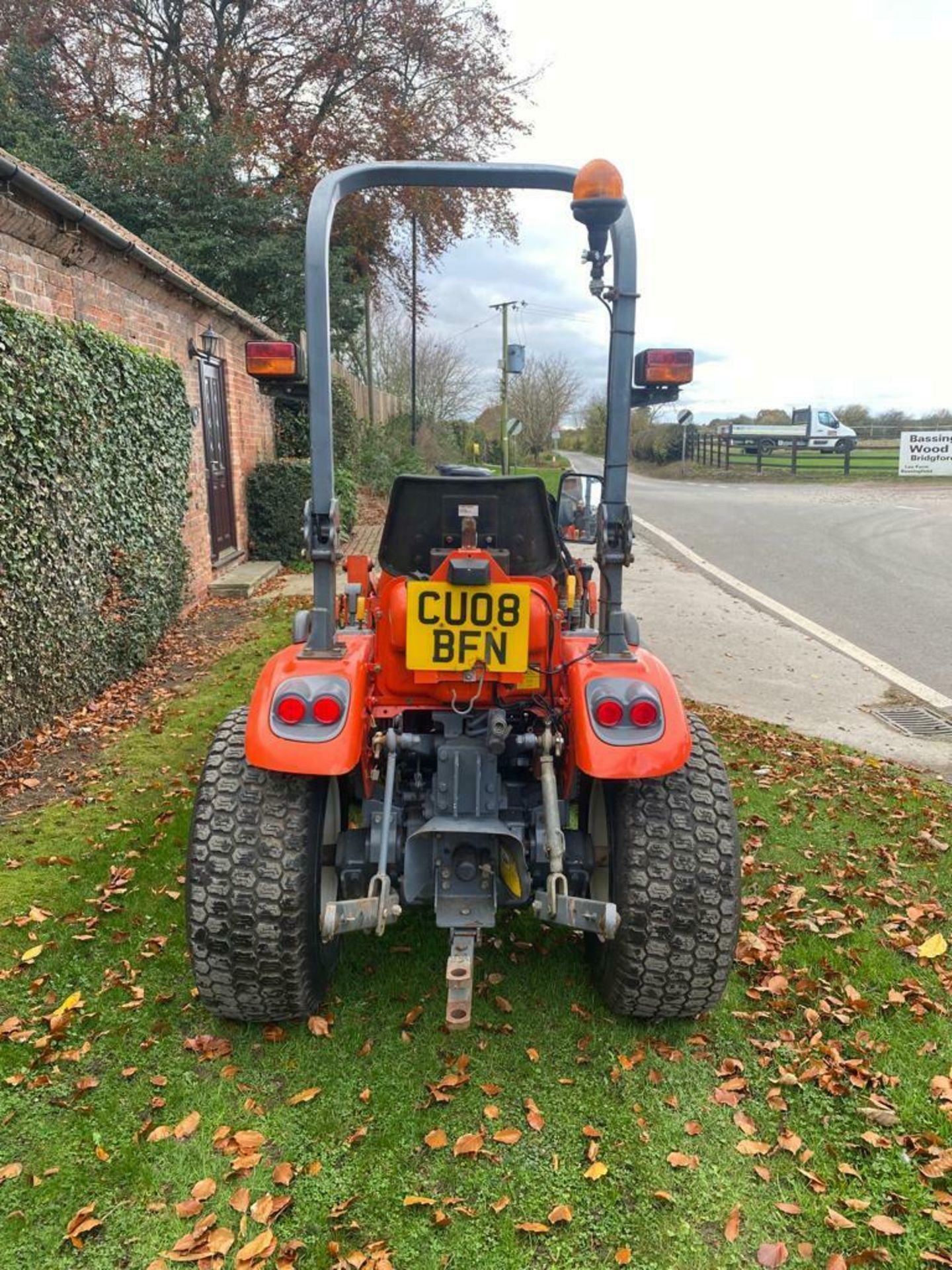 COMPACT TRACTOR KIOTI CK22 COMPLETE WITH FRONT LOADER, 4 X 4, HYDROSTATIC DRIVE *PLUS VAT* - Image 7 of 10