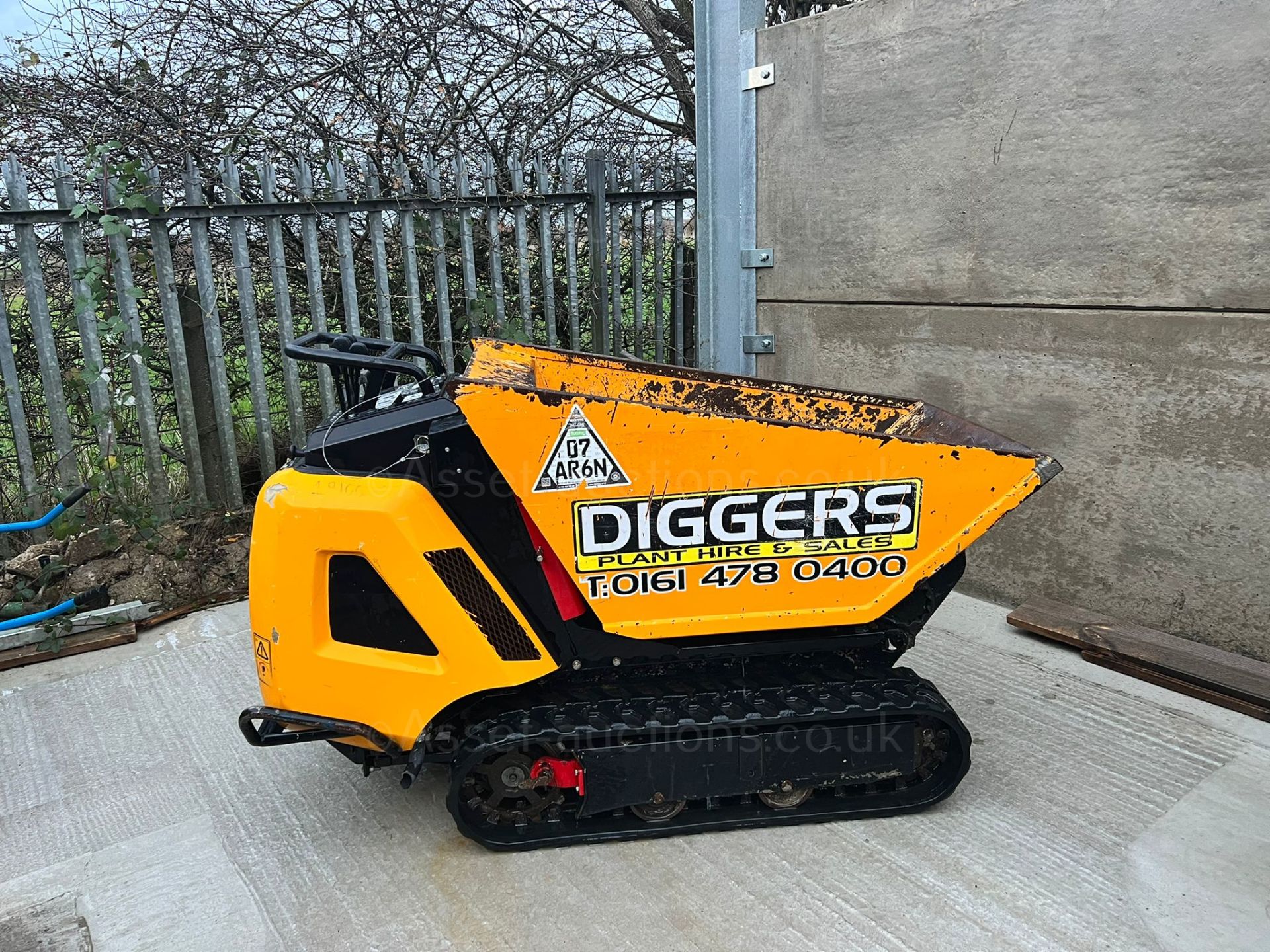 2018 JCB HTD-5 DIESEL TRACKED DUMPER, RUNS DIRVES AND TIPS, 2 SPEED TRACKING *PLUS VAT* - Image 8 of 15