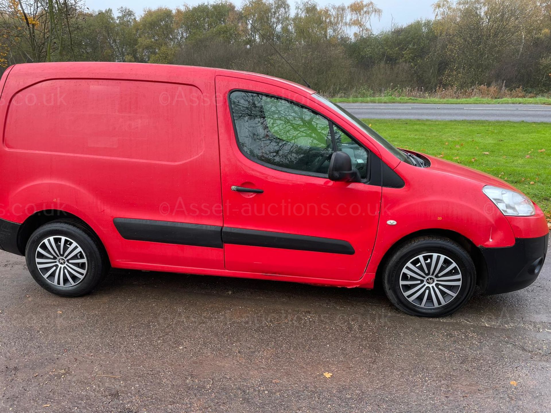 2012 PEUGEOT PARTNER 625 S L1 HDI RED PANEL VAN, 86,226 MILES, REVERSING SENSORS *PLUS VAT* - Image 7 of 20