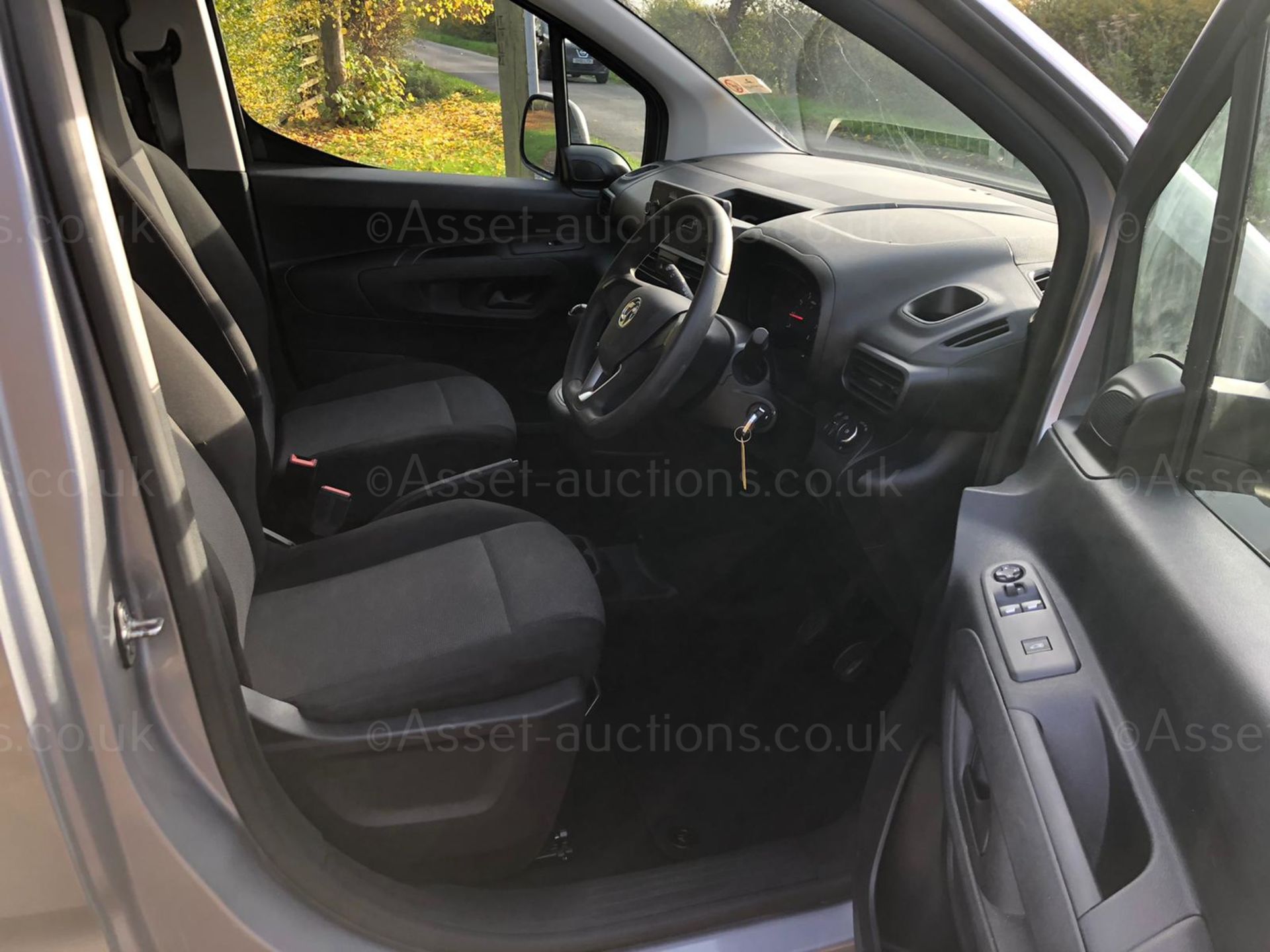 2020 VAUXHALL COMBO 2000 EDITION TD S/S GREY PANEL VAN, 19,696 MILES *PLUS VAT* - Image 10 of 13