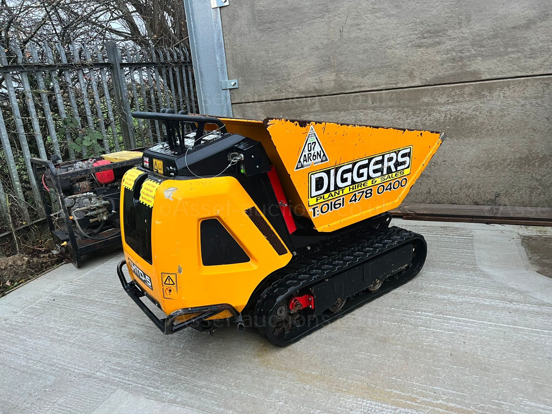 2018 JCB HTD-5 DIESEL TRACKED DUMPER, RUNS DIRVES AND TIPS, 2 SPEED TRACKING *PLUS VAT* - Image 7 of 15