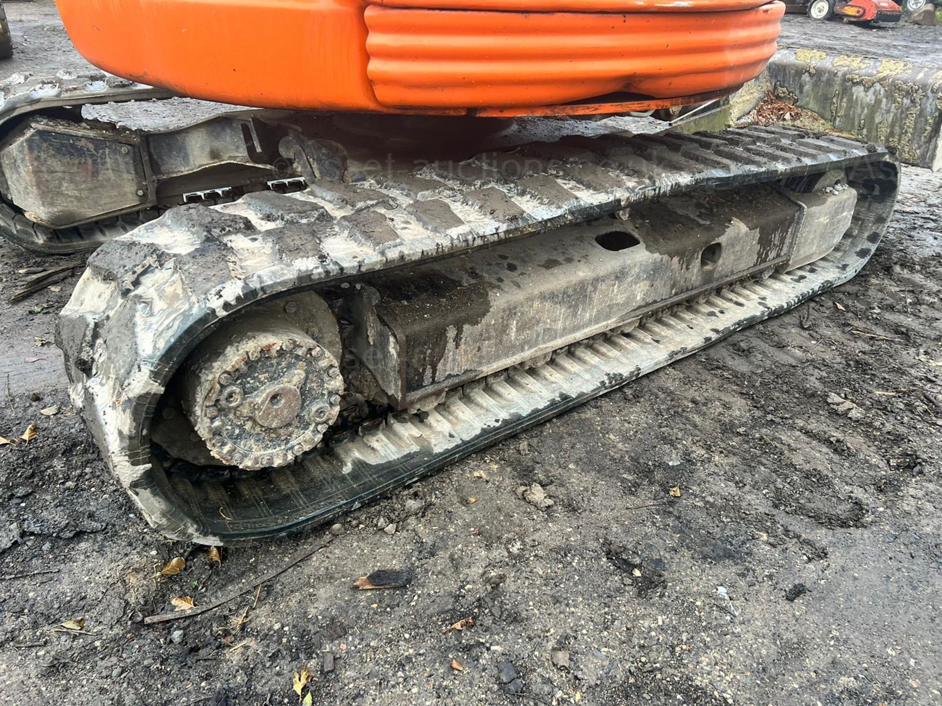 HITACHI EX75UR-3 7.5 TON RUBBER TRACKED EXCAVATOR, RUNS DRIVES AND DIGS, GOOD SET OF TRACKS - Image 10 of 24