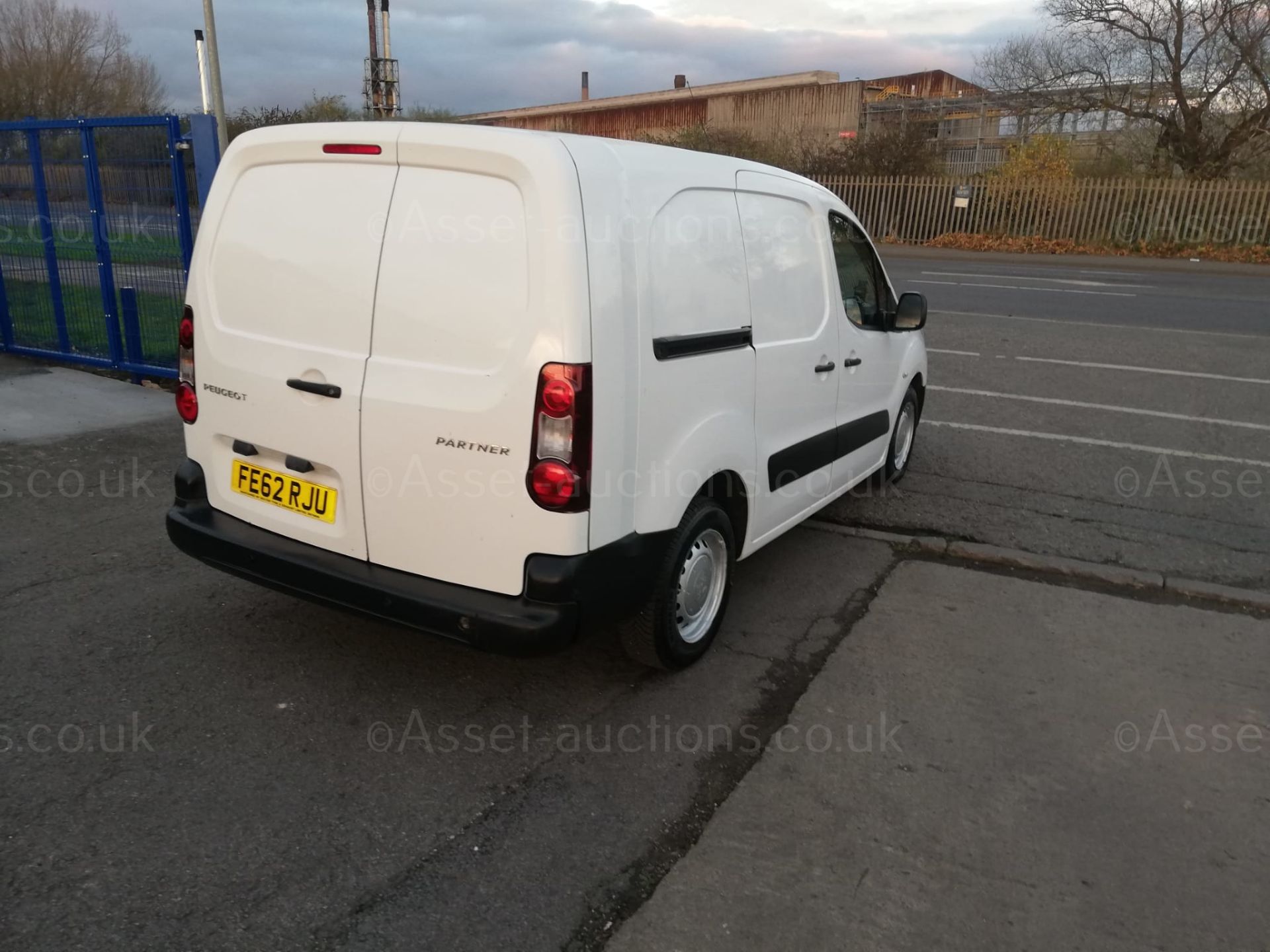 2012/62 PEUGEOT PARTNER CRC HDI 5 SEATS CREW VAN, 102K MILES, 1560cc DIESEL *PLUS VAT* - Image 7 of 11