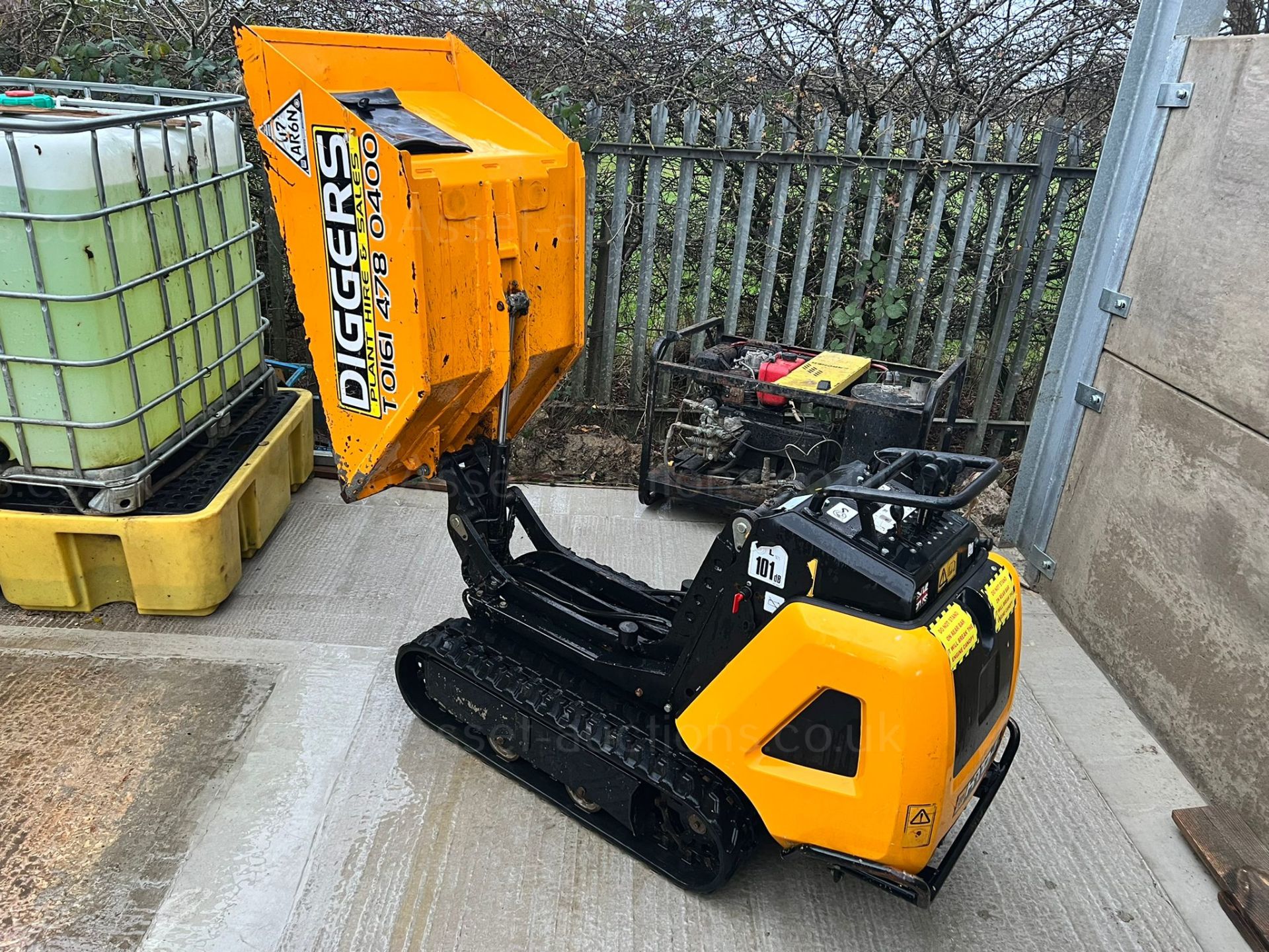 2018 JCB HTD-5 DIESEL TRACKED DUMPER, RUNS DIRVES AND TIPS, 2 SPEED TRACKING *PLUS VAT* - Image 4 of 15